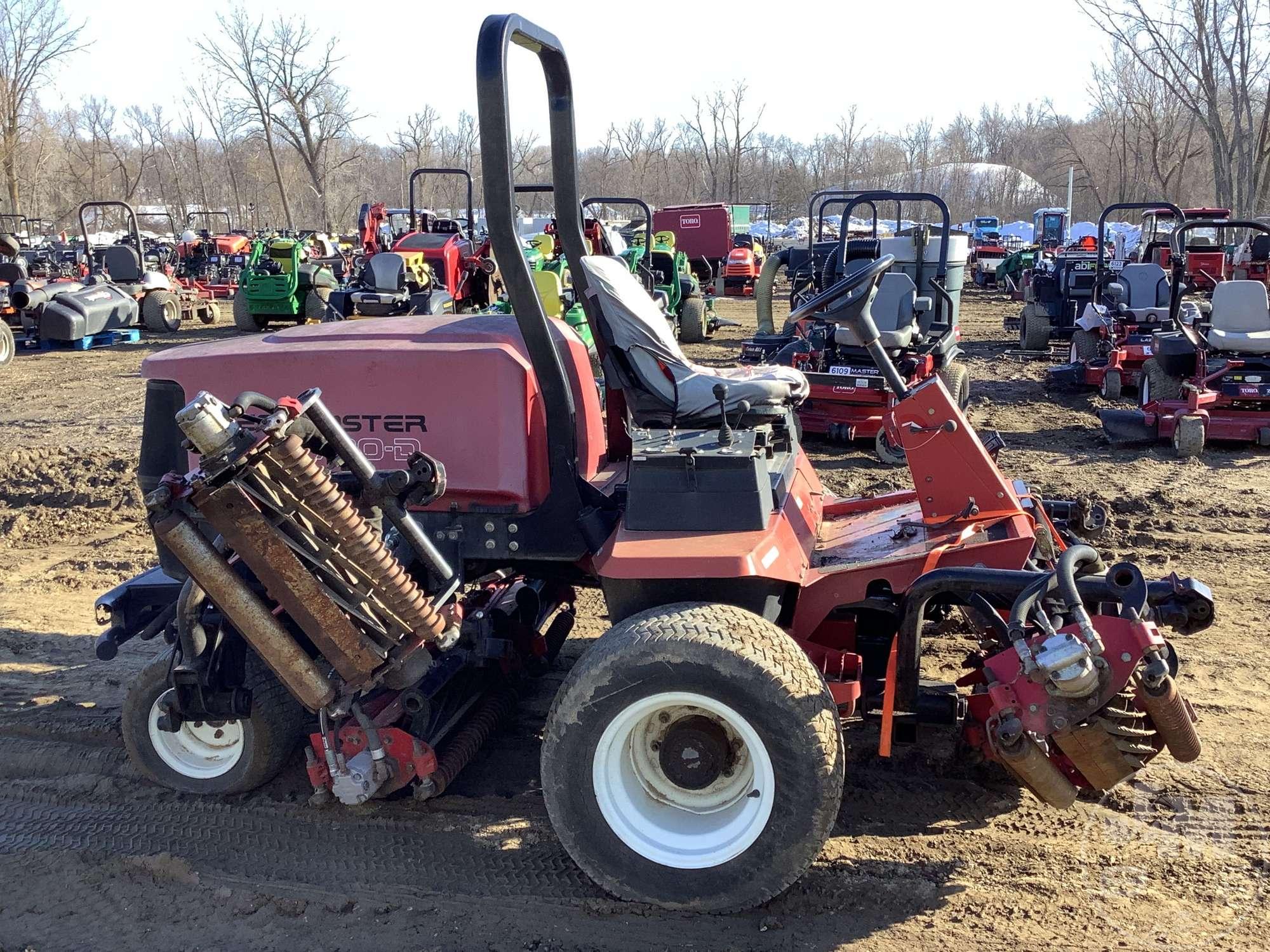 2001 TORO 03808 REELMASTER 6700 D 4WD REEL FAIRWAY MOWER SN: 210000111