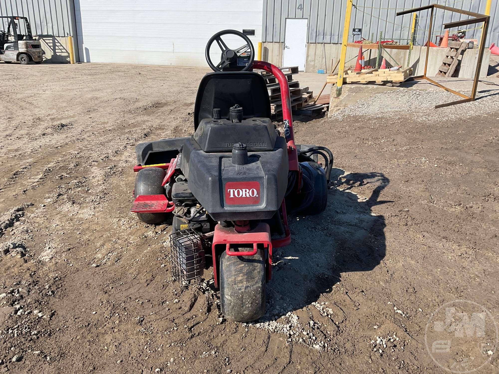 TORO 3100 SN: 2100001626 GREENS REEL MOWER