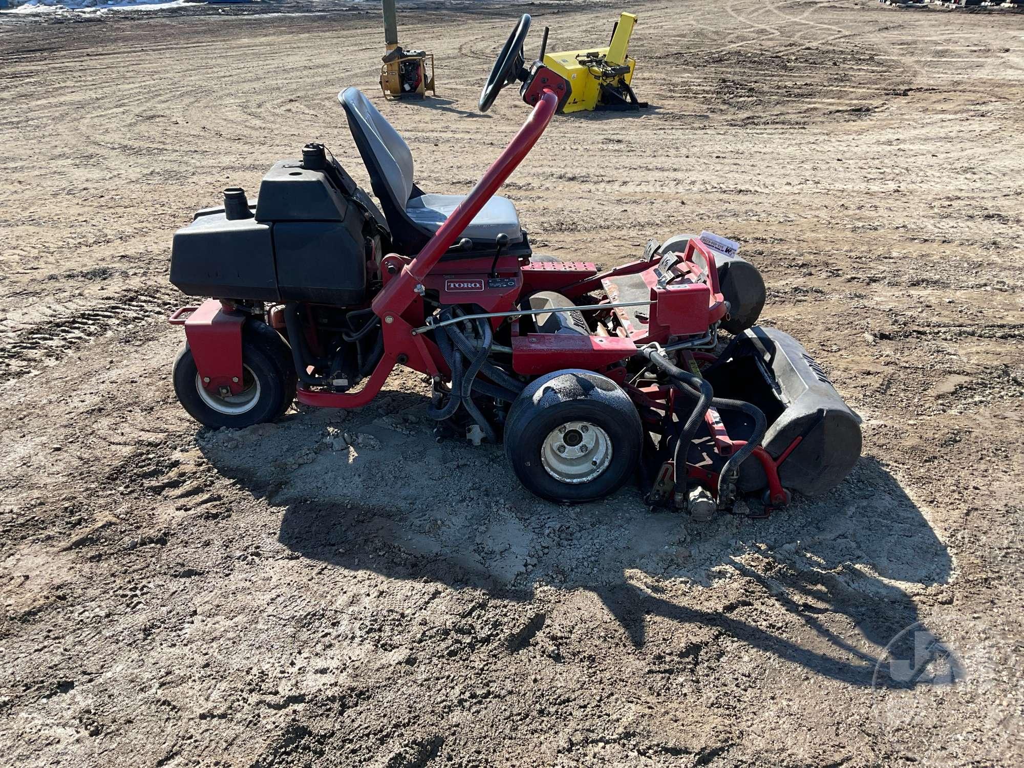 TORO 3100 SN: 2100001626 GREENS REEL MOWER