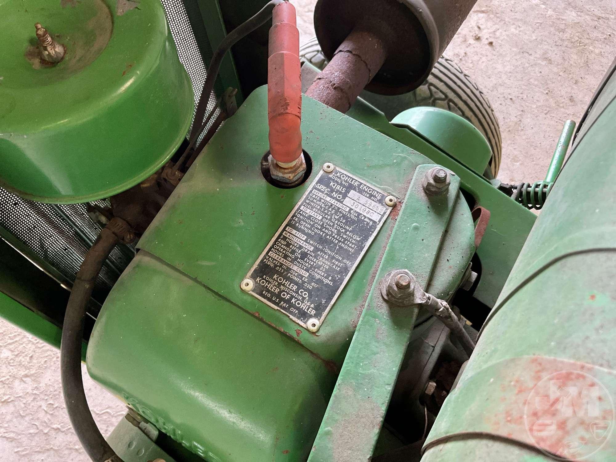 JOHN DEERE 110 RIDING MOWER SN: SNT111057812M