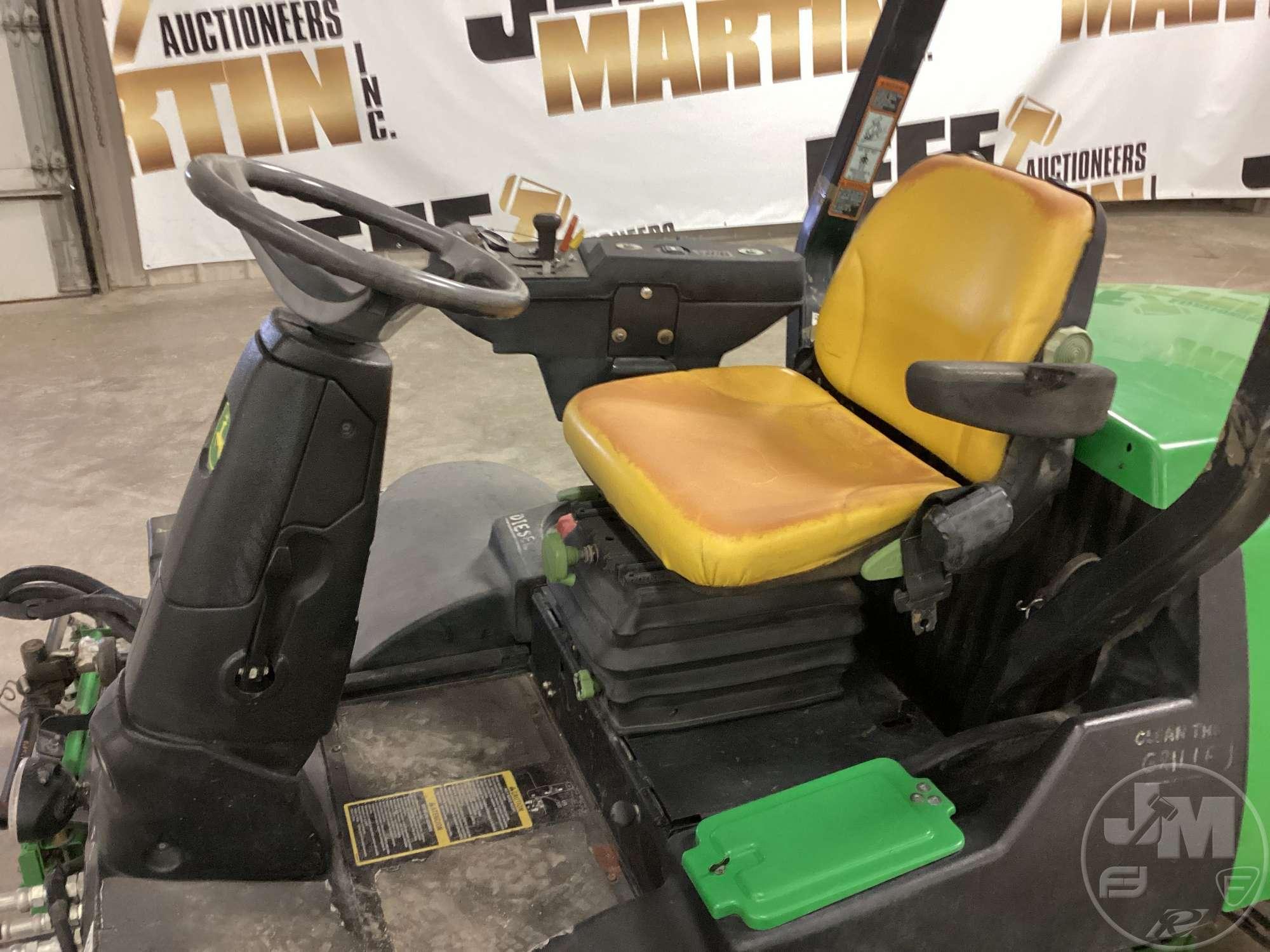 JOHN DEERE 3235C GREENS REEL MOWER SN: TC3235C020158