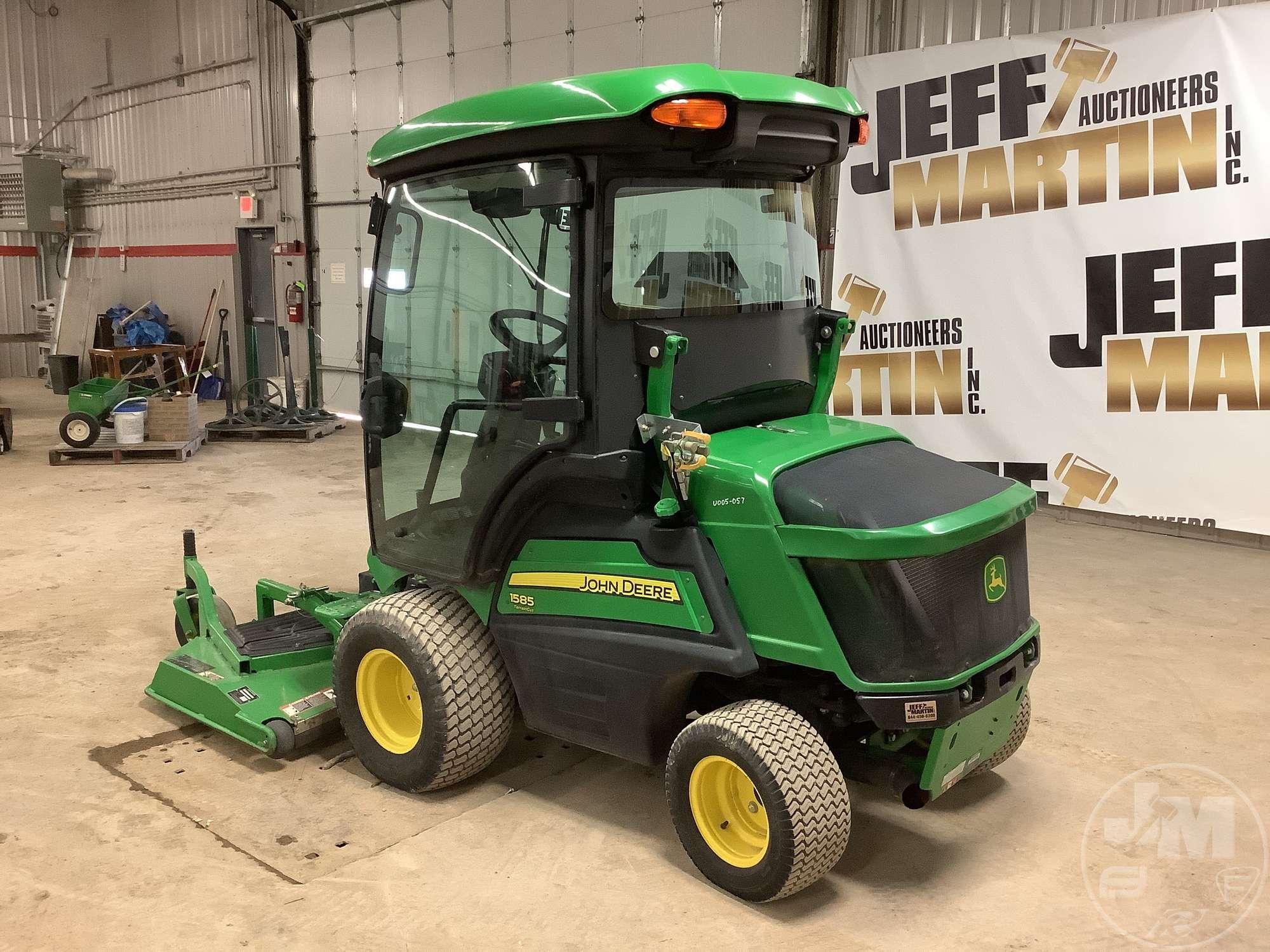 2014 JOHN DEERE 1585 FRONT DECK SN: 1TC1585VKER010041