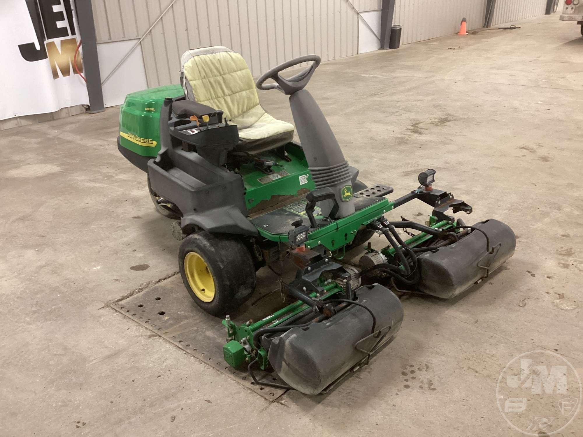 JOHN DEERE 2500E SN: TC250ED020418 REEL MOWER