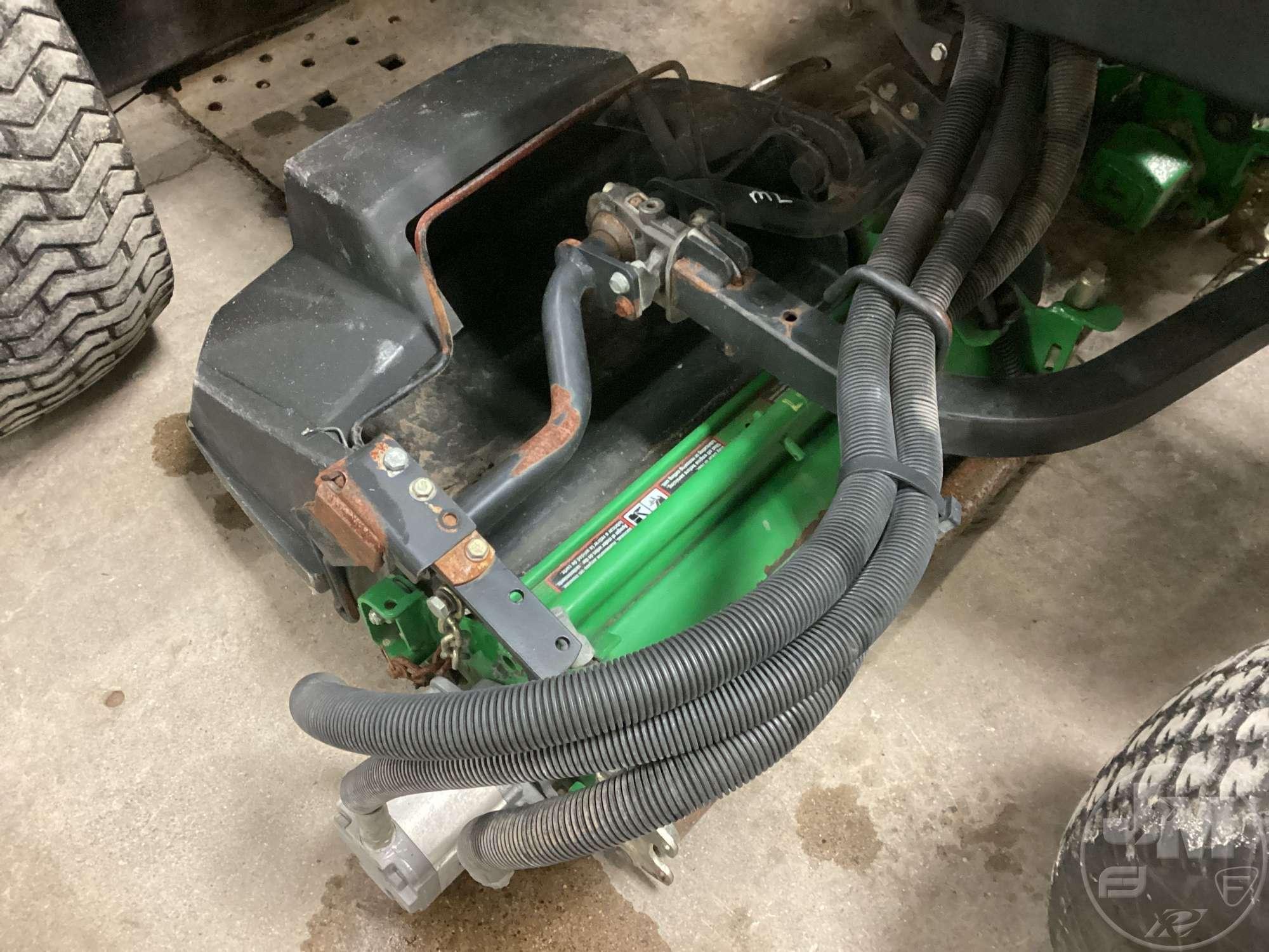 JOHN DEERE 3215B REEL FAIRWAY MOWER SN: TC3215B020028