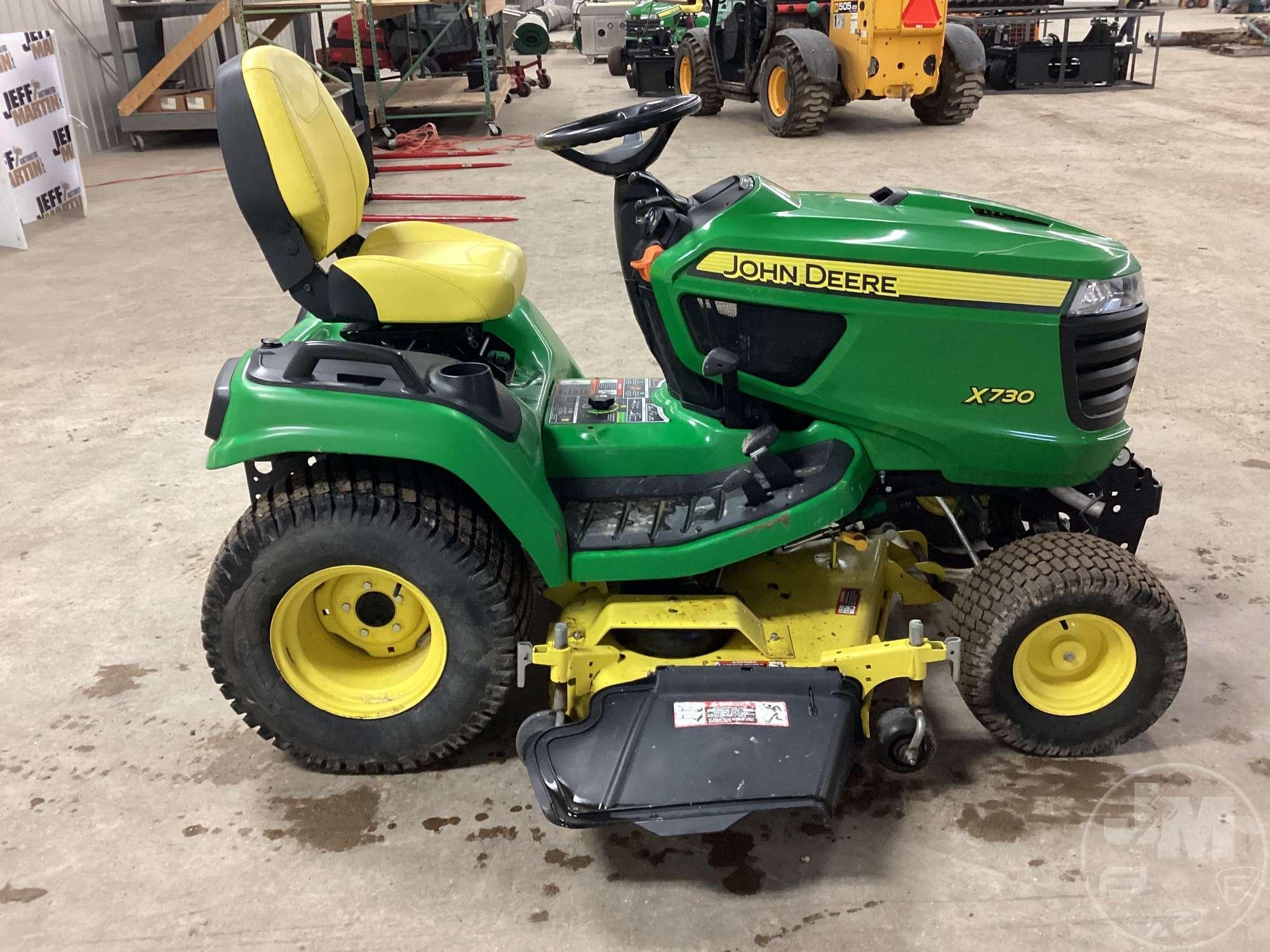 JOHN DEERE X730 RIDING MOWER SN: 1M0X730AVGM041127