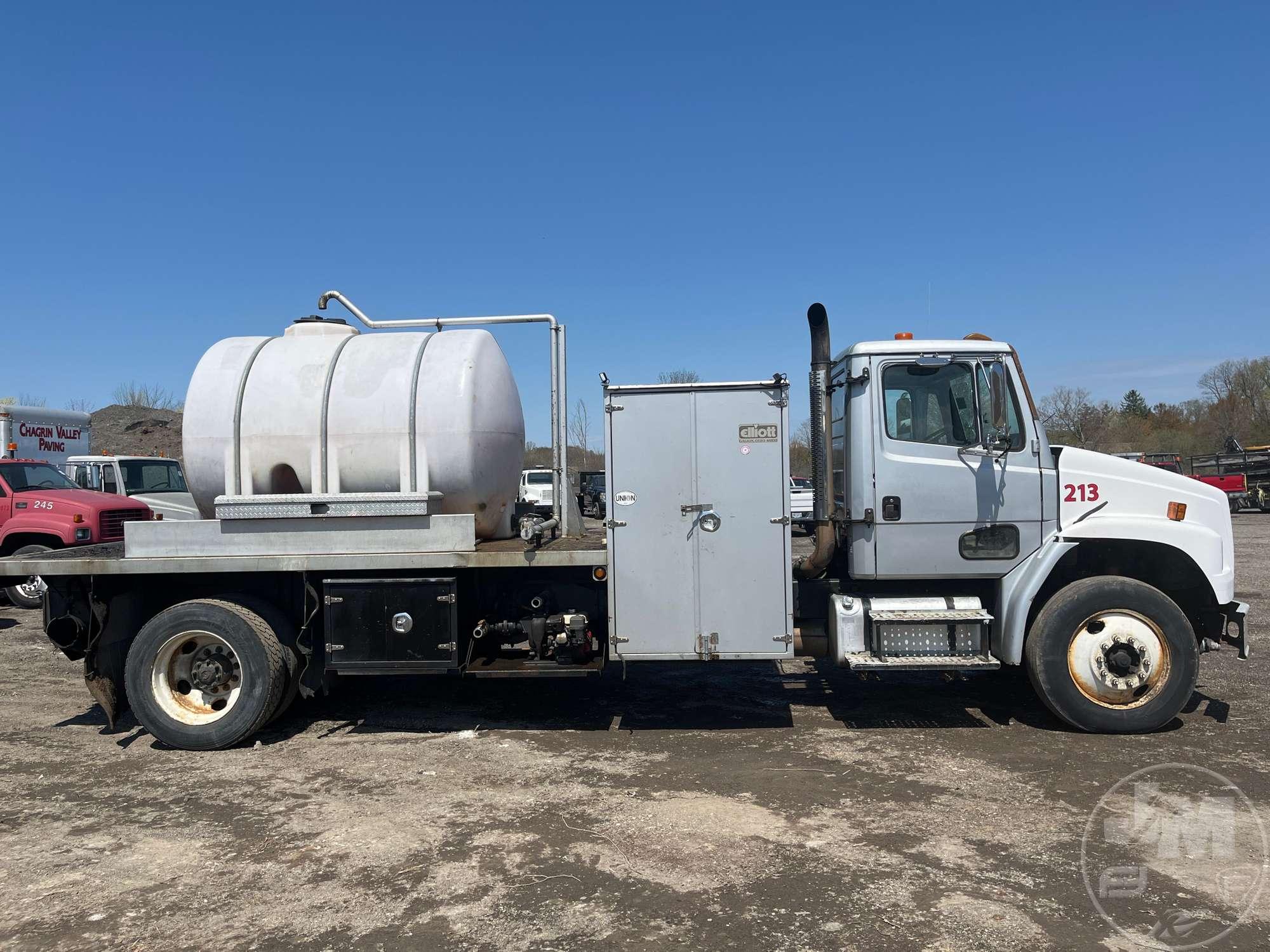 2001 FREIGHTLINER FL106 SINGLE AXLE WATER TRUCK VIN: 1FUBB1B881HJ34505