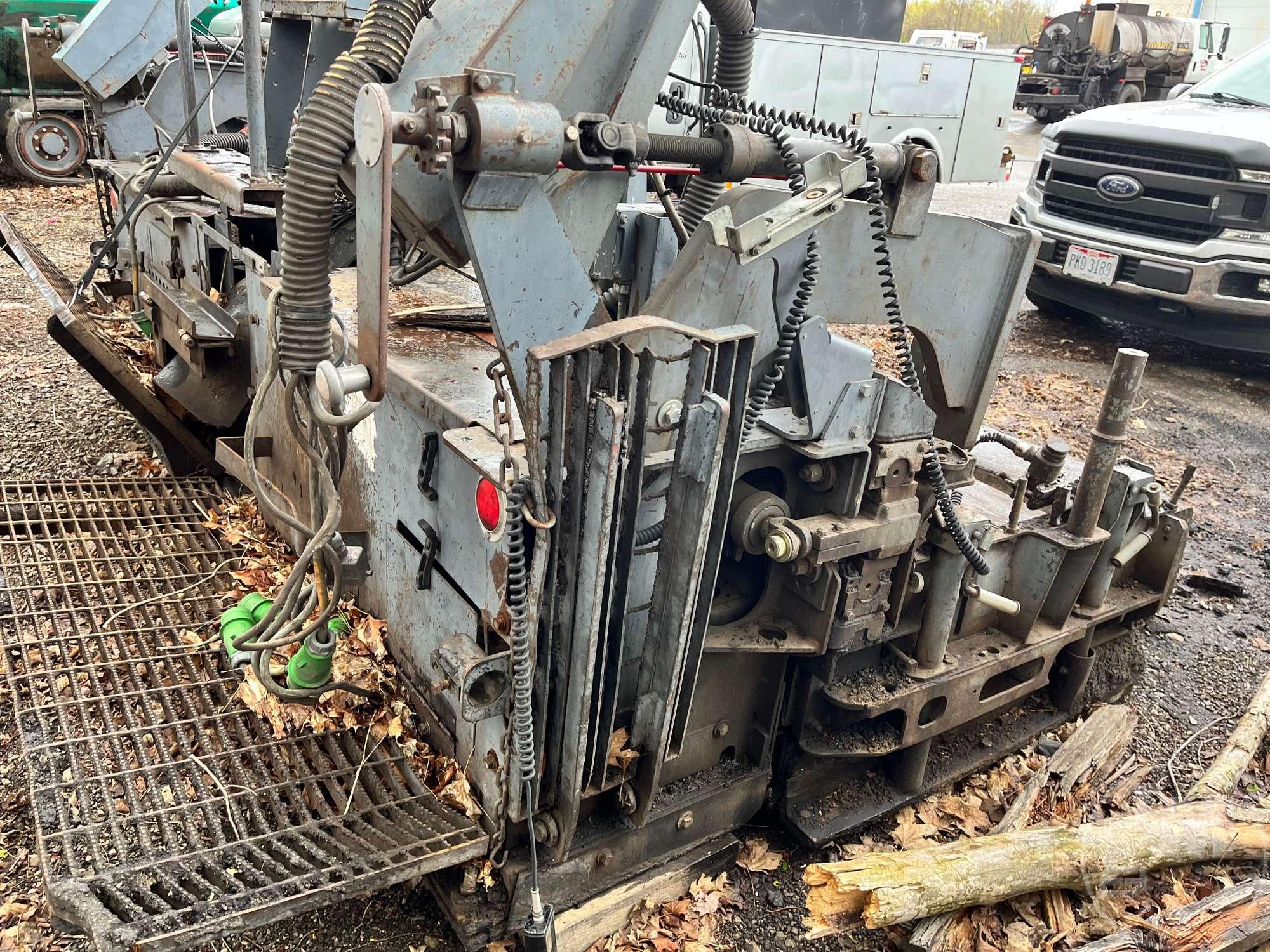 2010 VOGELE 5200-2 CRAWLER ASPHALT PAVER SN: 7740092