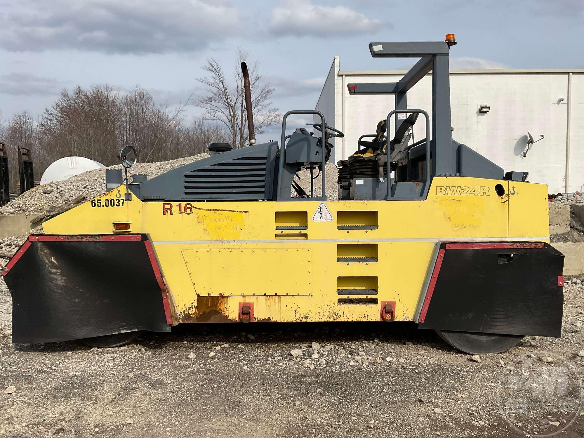 2001 BOMAG BW24R PNEUMATIC ROLLER SN: CATAP100PEAD00131