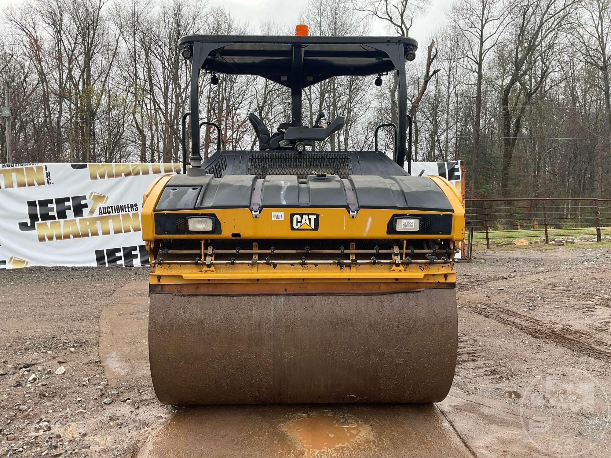 2019 CATERPILLAR CB13 TANDEM VIBRATORY ROLLER SN: CAT0CB13TPWP00214