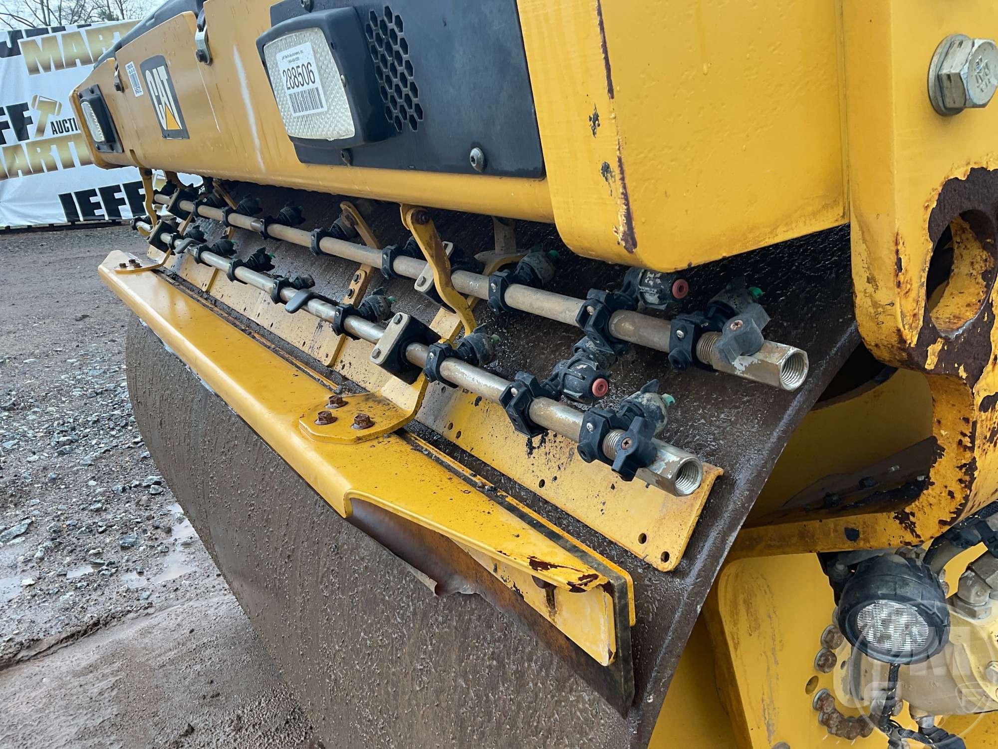 2019 CATERPILLAR CB13 TANDEM VIBRATORY ROLLER SN: CAT0CB13TPWP00214