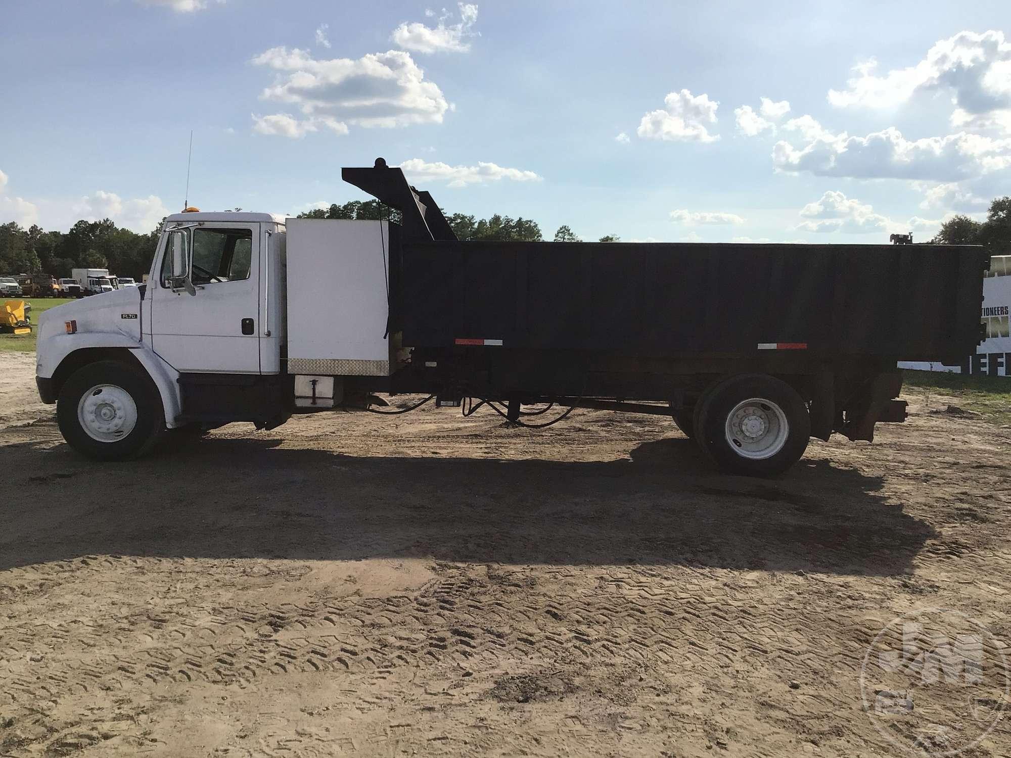 1998 FREIGHTLINER FL70 SINGLE AXLE DUMP TRUCK VIN: 1FV6HFAA3WH843654