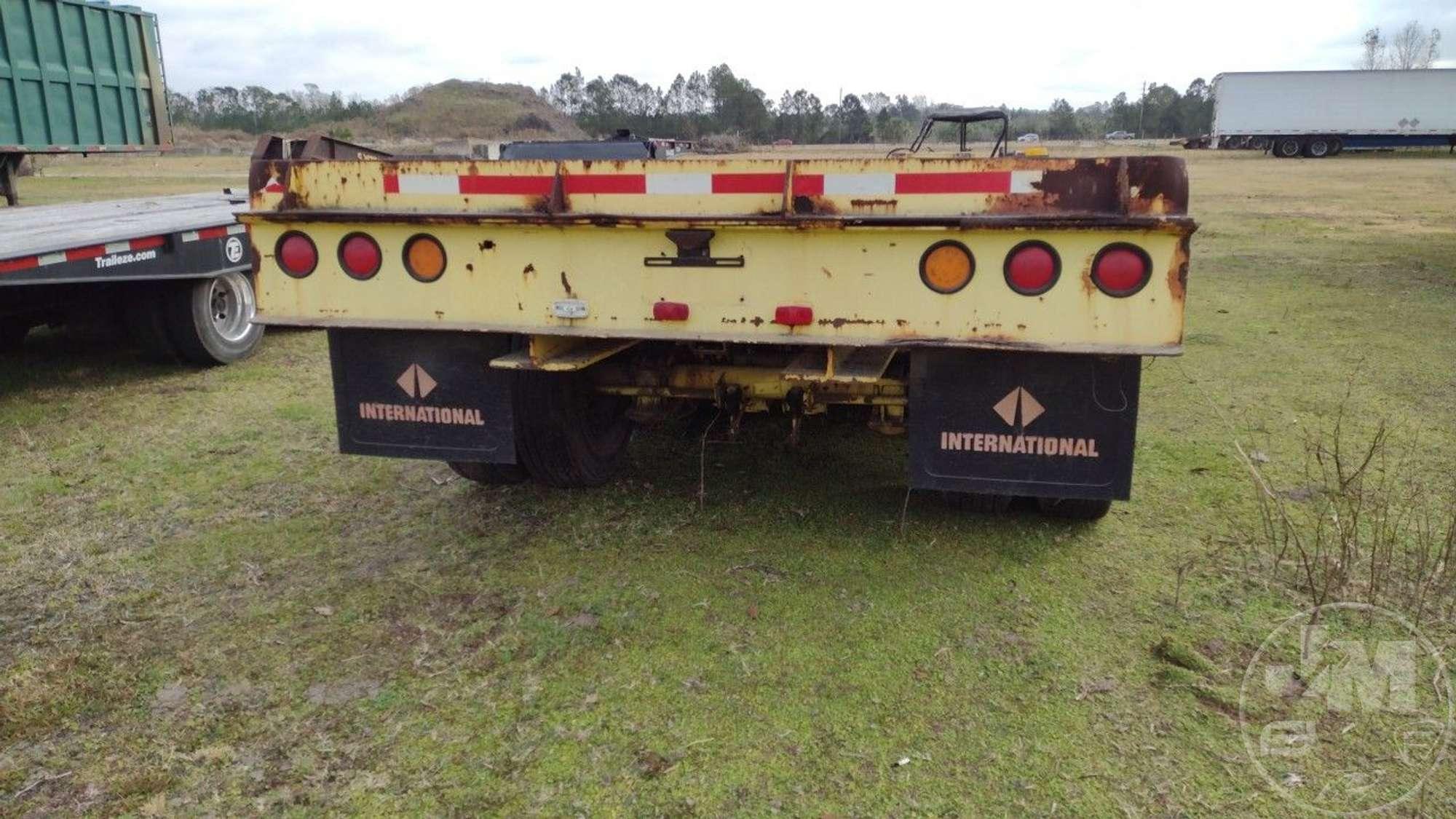 1990 WITCO CHALLENGER HYDRAULIC RGN LOWBOY TRAILER VIN: 1W9A11F34LS061176