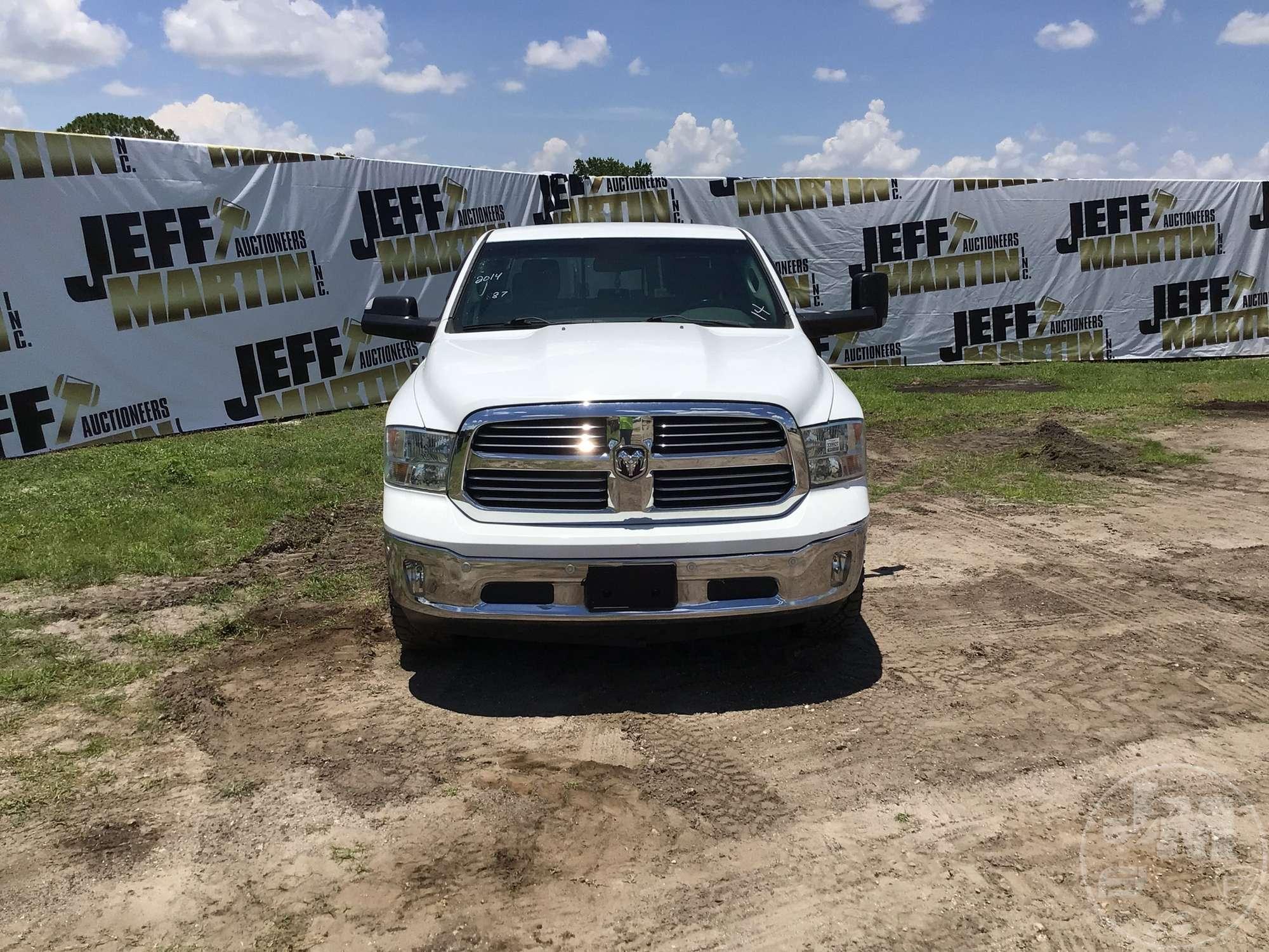 2014 RAM 1500 CREW CAB 4X4 PICKUP VIN: 1C6RR7LT4ES425509