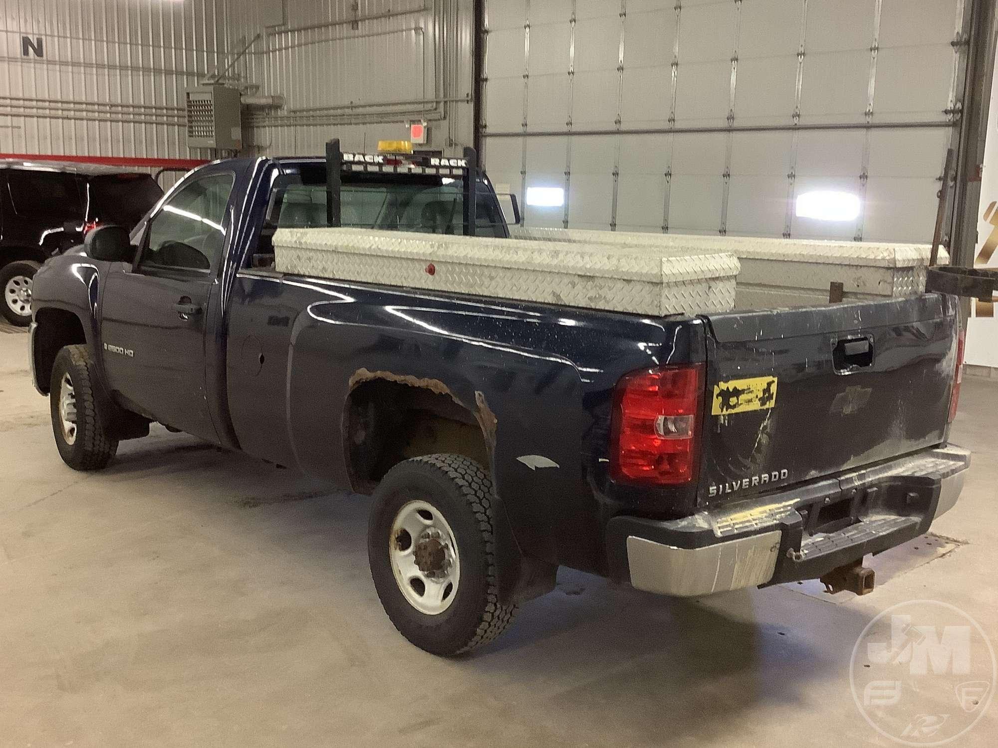 2009 CHEVROLET SILVERADO REGULAR CAB PICKUP VIN: 1GCHK44KX9E129945