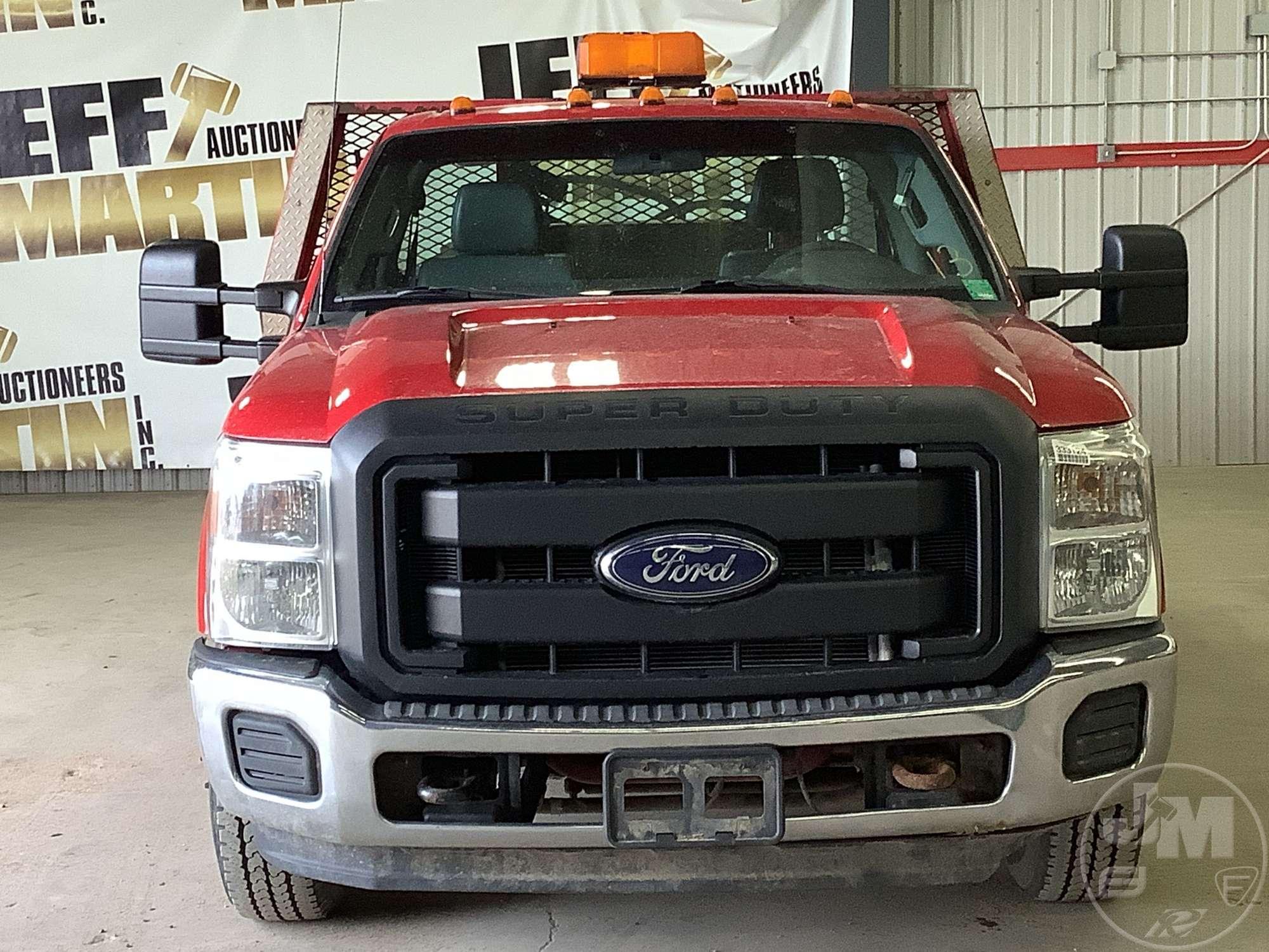 2013 FORD F-350 SINGLE AXLE REGULAR CAB FLATBED TRUCK VIN: 1FDRF3G60DEB10178