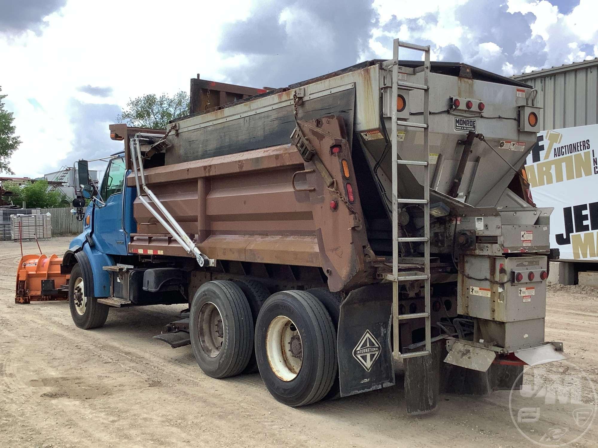 2005 STERLING TRUCK L9500 SERIES TANDEM AXLE DUMP TRUCK VIN: 2FZHAZDAX5AU22332