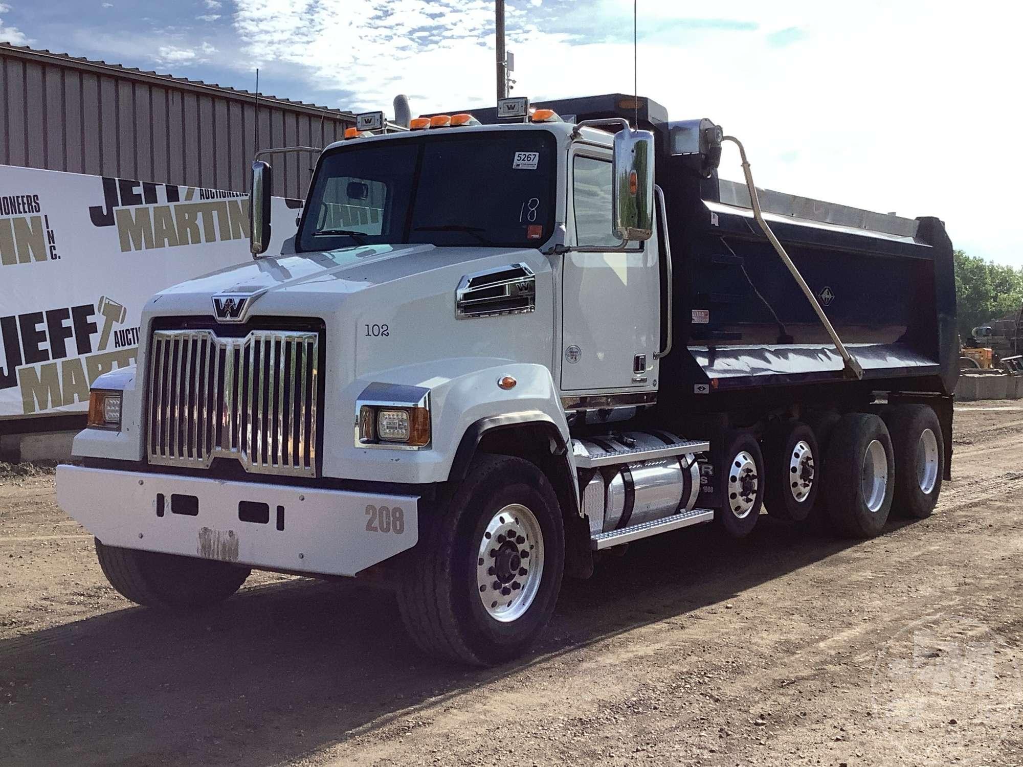 2018 WESTERN STAR 4700SF QUAD AXLE DUMP TRUCK VIN: 5KKSAVFE5JPJK8246