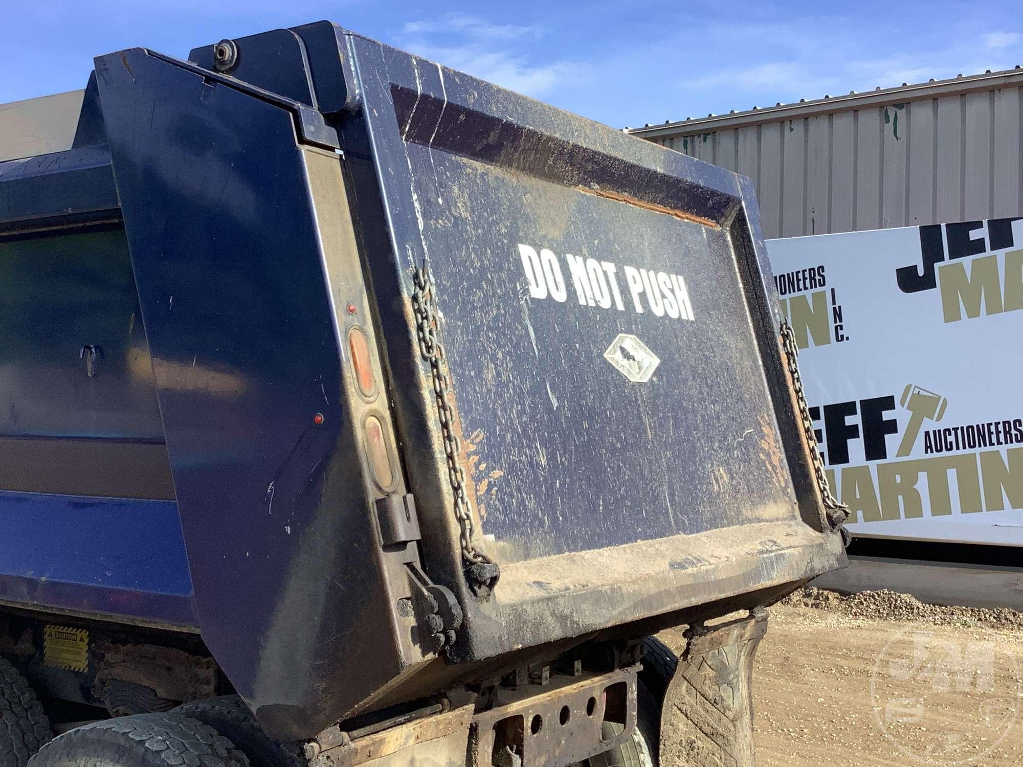 2018 WESTERN STAR 4700SF QUAD AXLE DUMP TRUCK VIN: 5KKSAVFE5JPJK8246