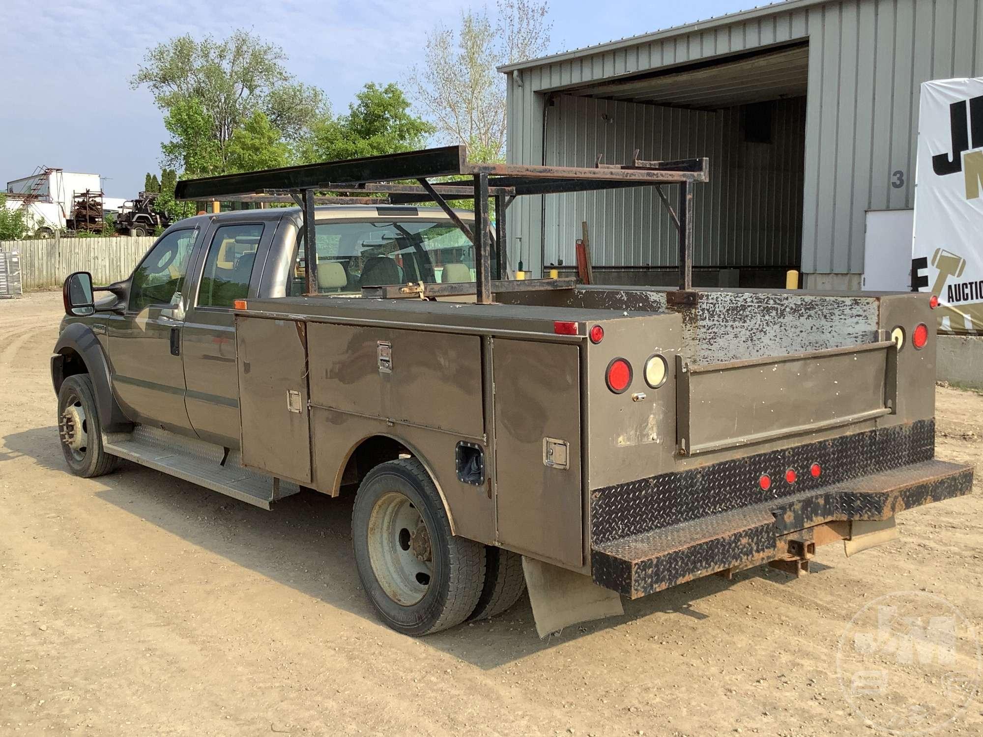 2005 FORD F-450 CREW CAB PICKUP VIN: 1FDXW46YX5EC18034