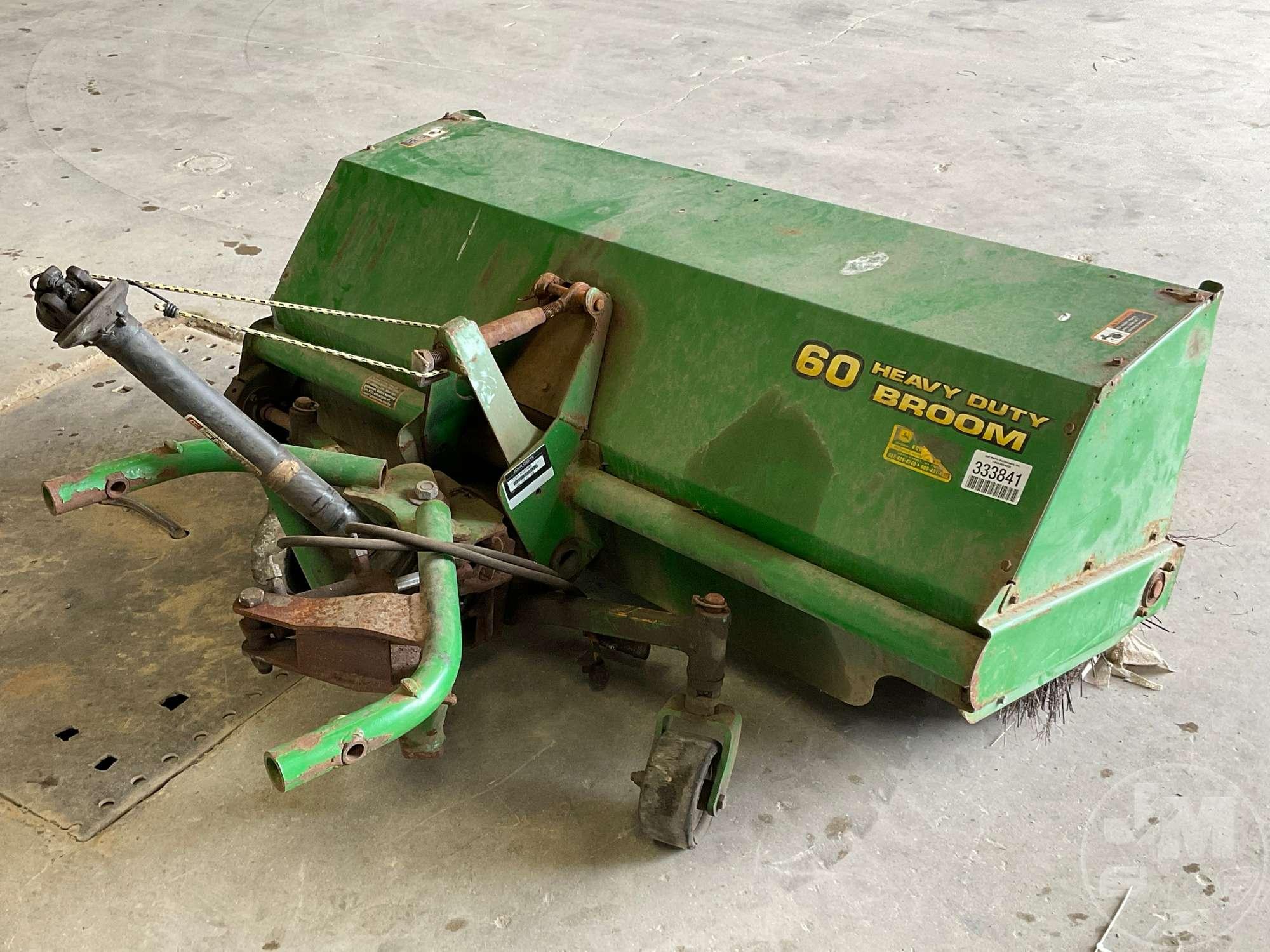 JOHN DEER 1400/1500  SN: TC60FMX035088 60" BROOM