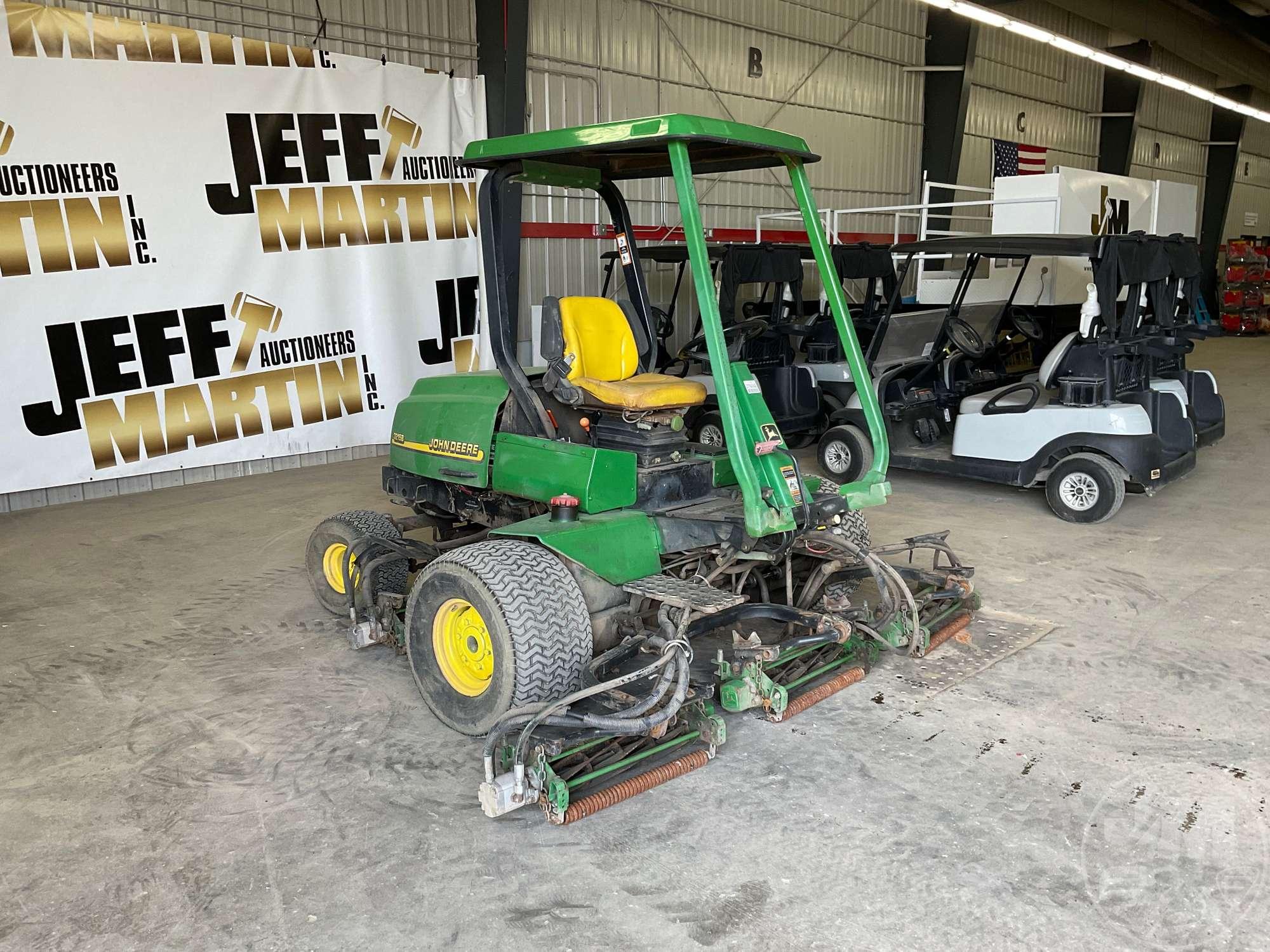 JOHN DEERE 3215B 2WD REEL FAIRWAY MOWER SN: TC3215B010232