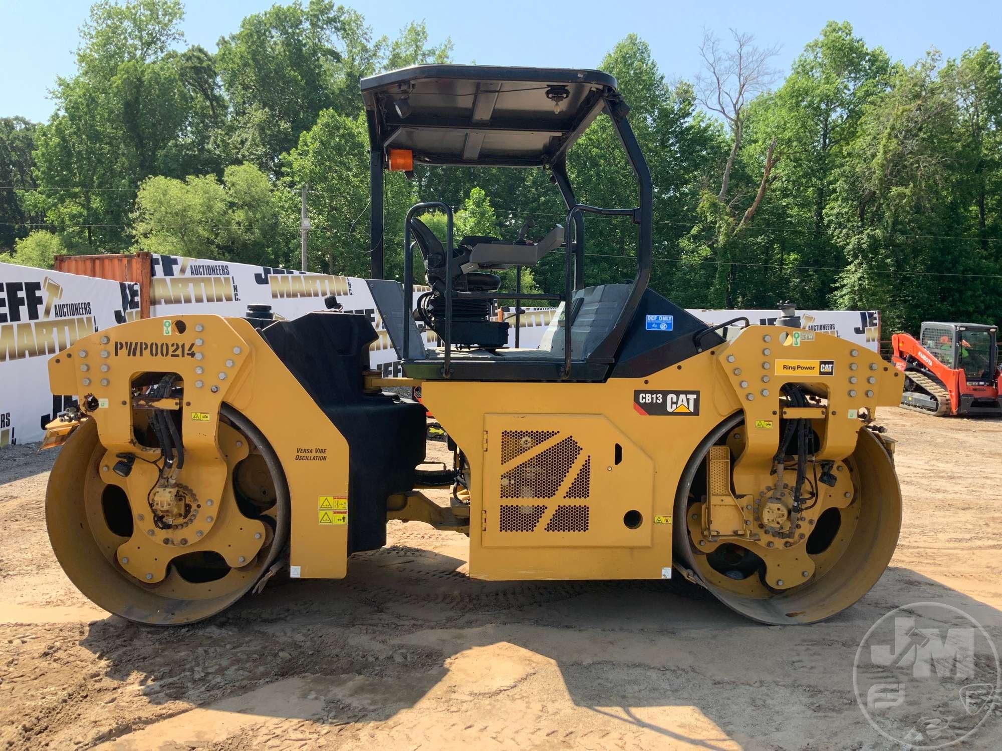 2019 CATERPILLAR CB13 TANDEM VIBRATORY ROLLER SN: CAT0CB13TPWP00214