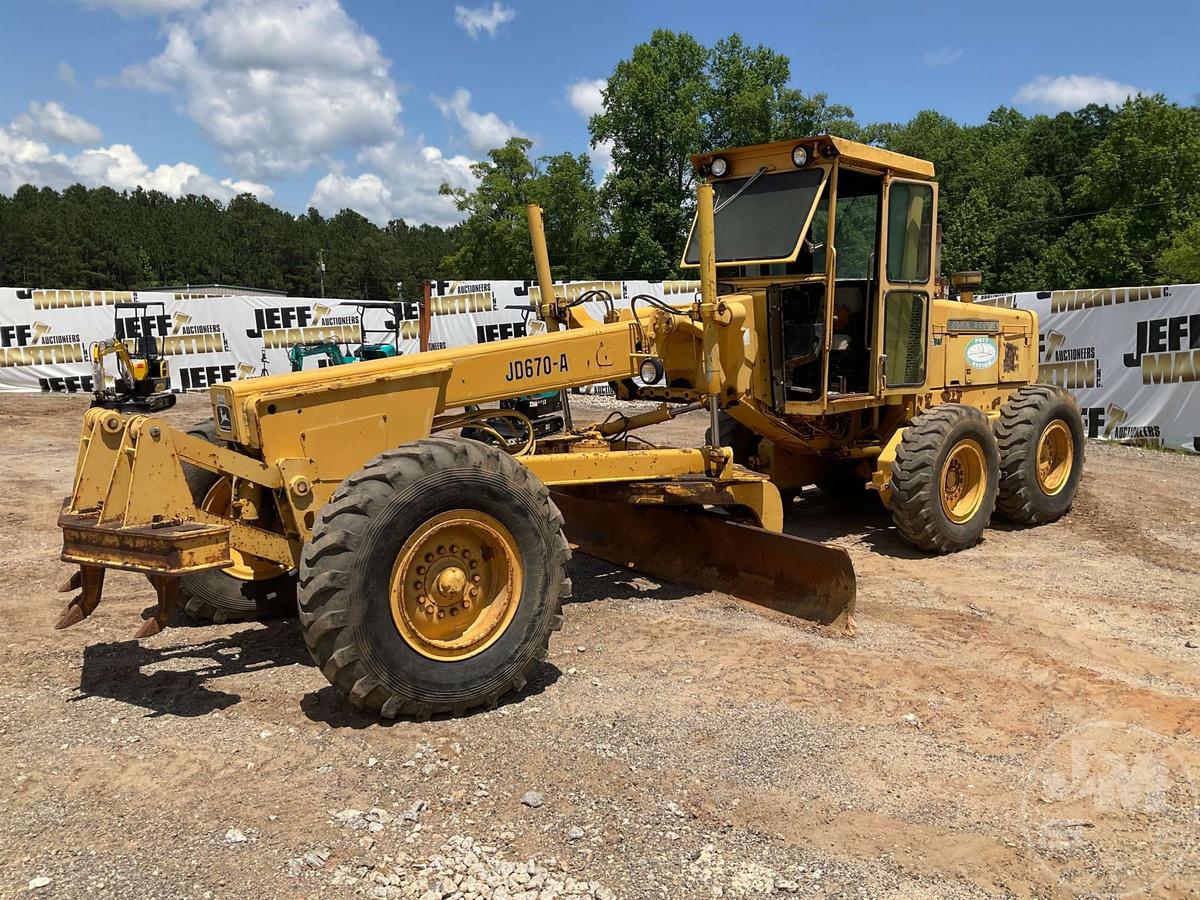 1980 DEERE 670-A MOTORGRADER SN: NJD670AG008278