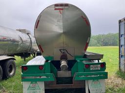 1978 FREUHAUF SINGLE BARREL TRAILER VIN: UN2610804