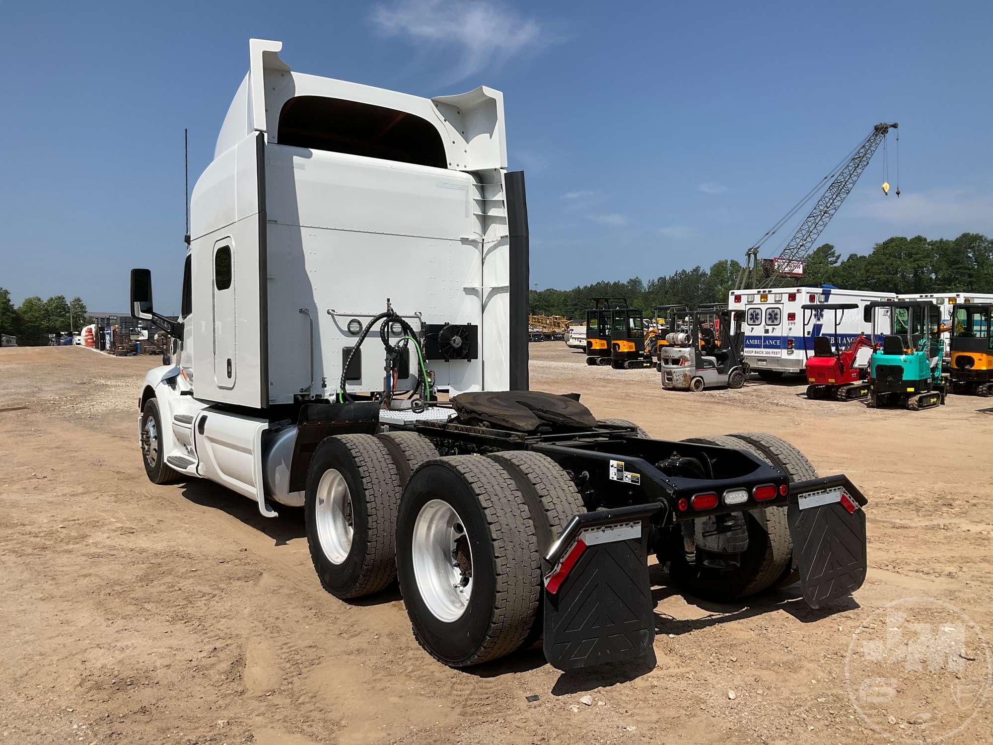 2019 PETERBILT 579 TANDEM AXLE TRUCK TRACTOR VIN: 1XPBD49X0KD630678