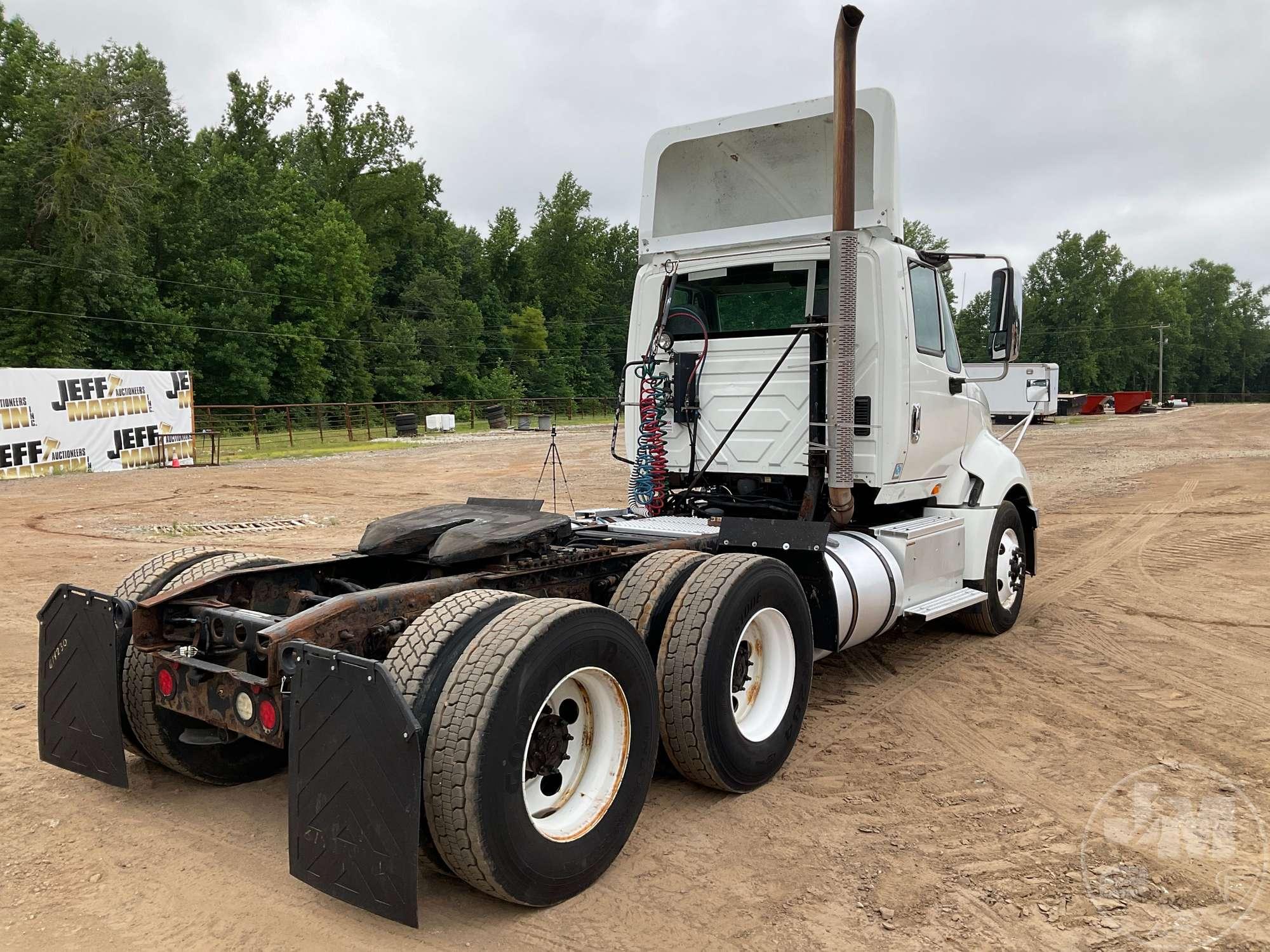 2015 INTERNATIONAL PROSTAR +122 TANDEM AXLE DAY CAB TRUCK TRACTOR VIN: 3HSDJAPR5FN119355