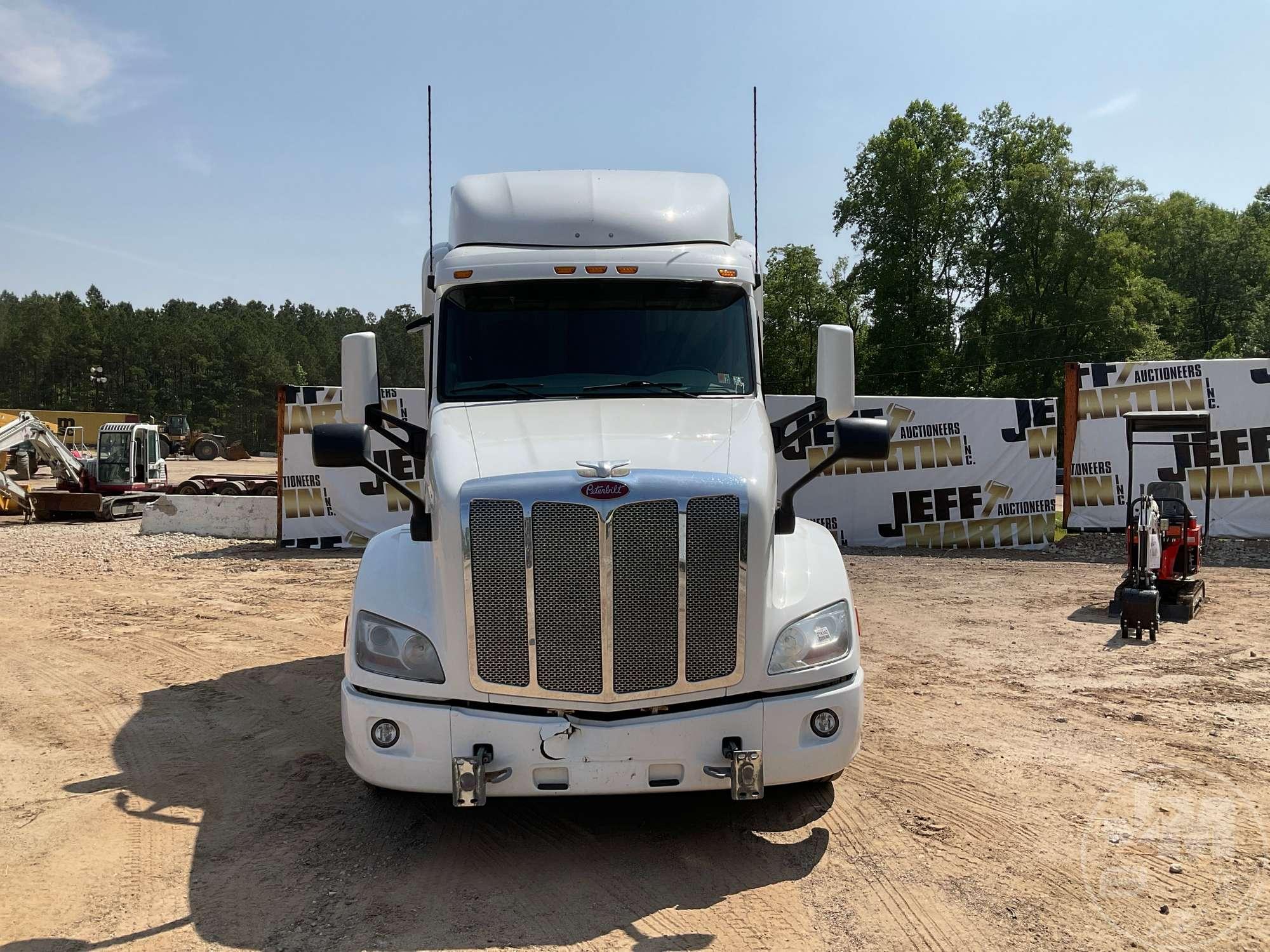 2019 PETERBILT 579 TANDEM AXLE TRUCK TRACTOR VIN: 1XPBD49X0KD630678