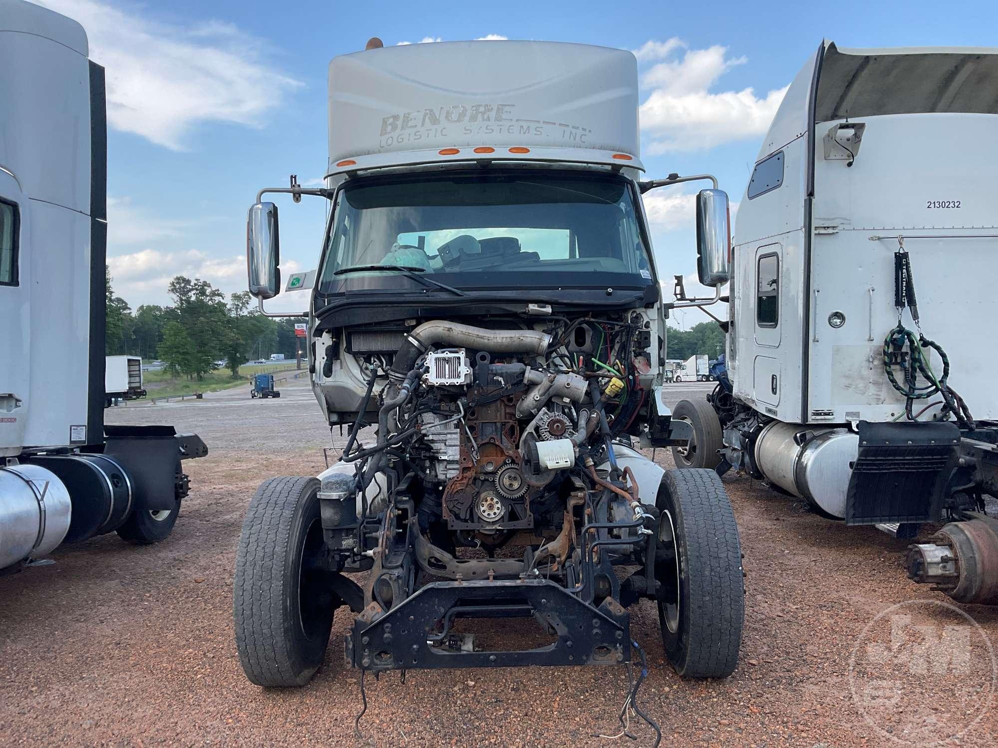 2014 INTERNATIONAL LF687 T/A DAY CAB ROAD TRACTOR VIN: 1HSDJSJR7EH027848