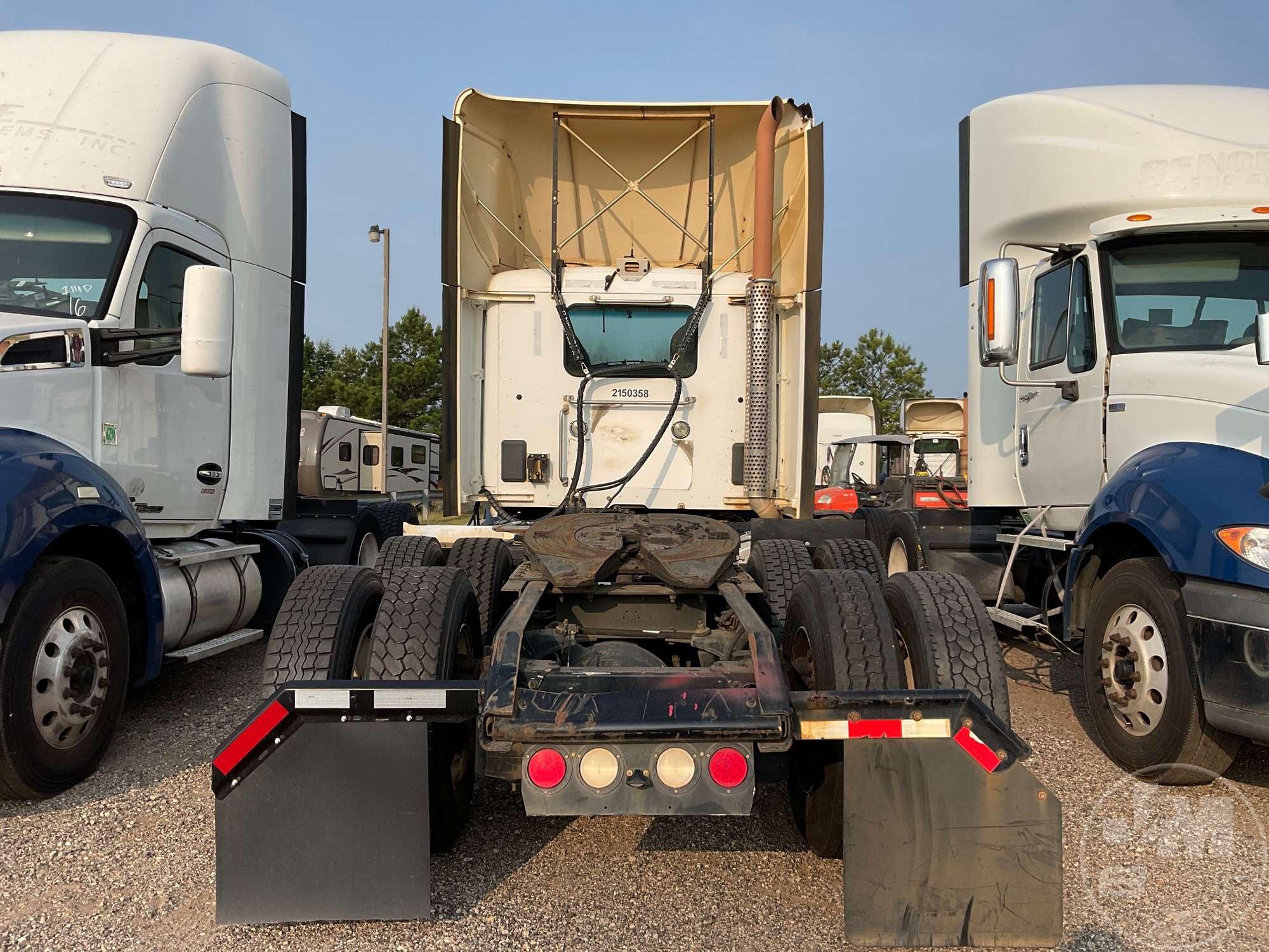 2015 KENWORTH T680 T/A DAYCAB VIN: 1XKYD49X1FJ452190