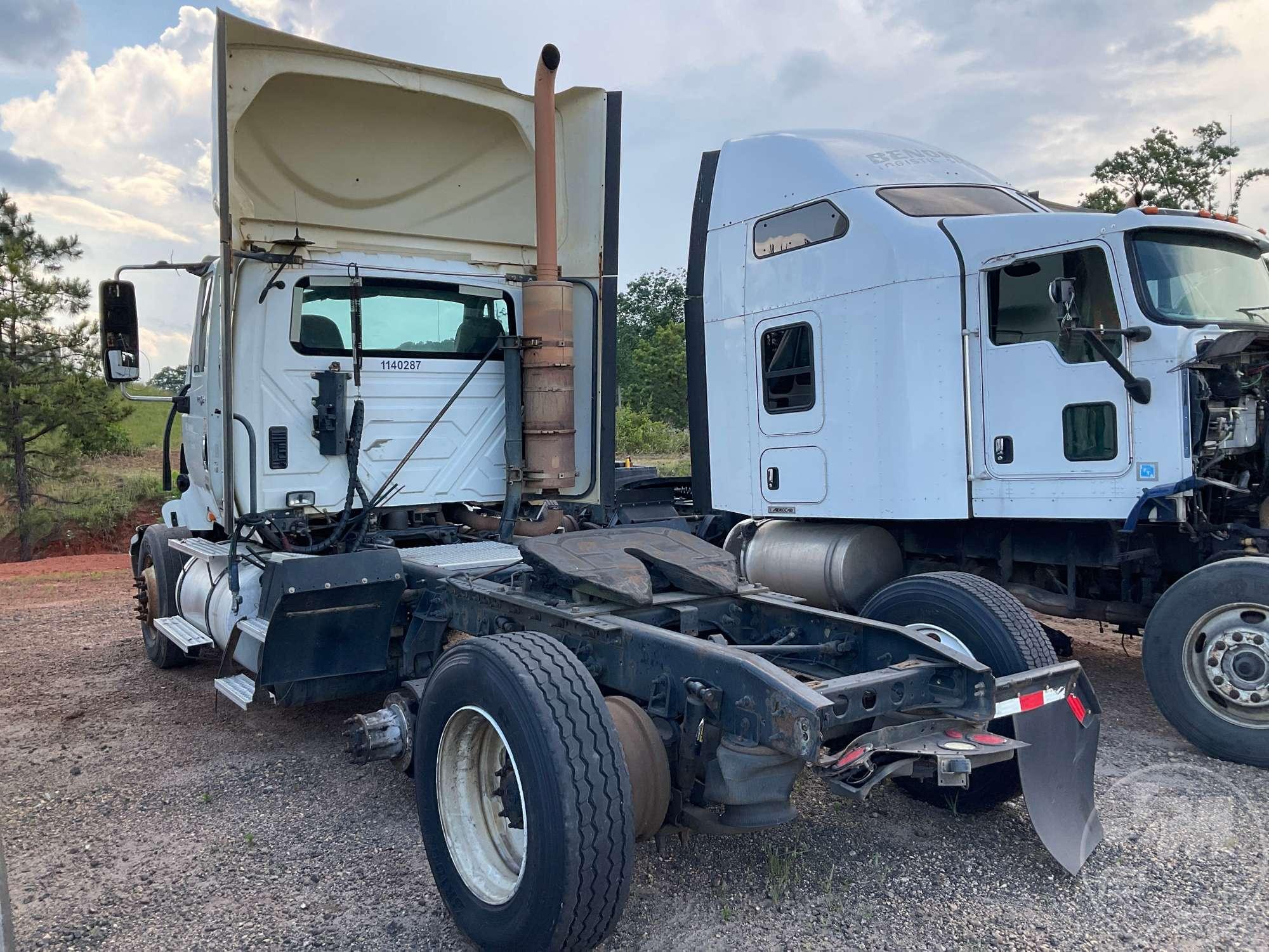 2014 INTERNATIONAL LF687 T/A DAY CAB ROAD TRACTOR  VIN: 1HSDJSJR7EH027851