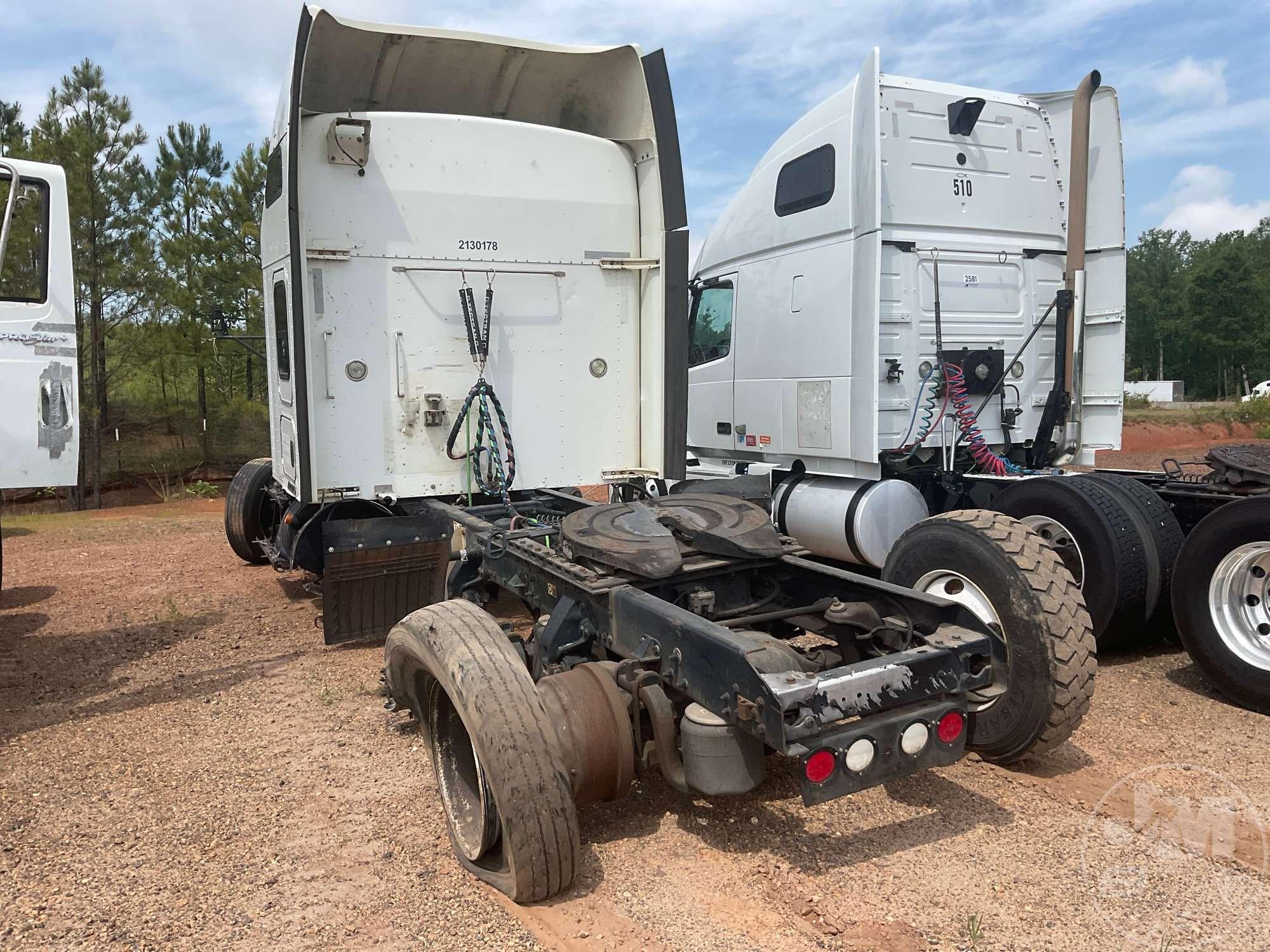 2013 KENWORTH T6 SERIES T/A SLEEPER ROAD TRACTOR  VIN: 1XKAD49X9DJ356466