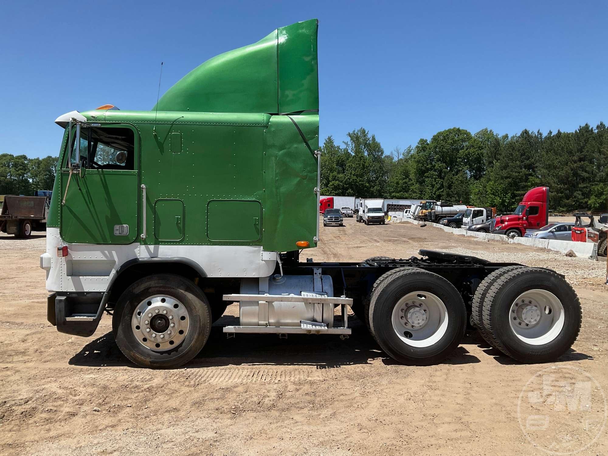 1990 FREIGHTLINER USF-1E TANDEM AXLE TRUCK TRACTOR VIN: 1FUYACYB0LH385081