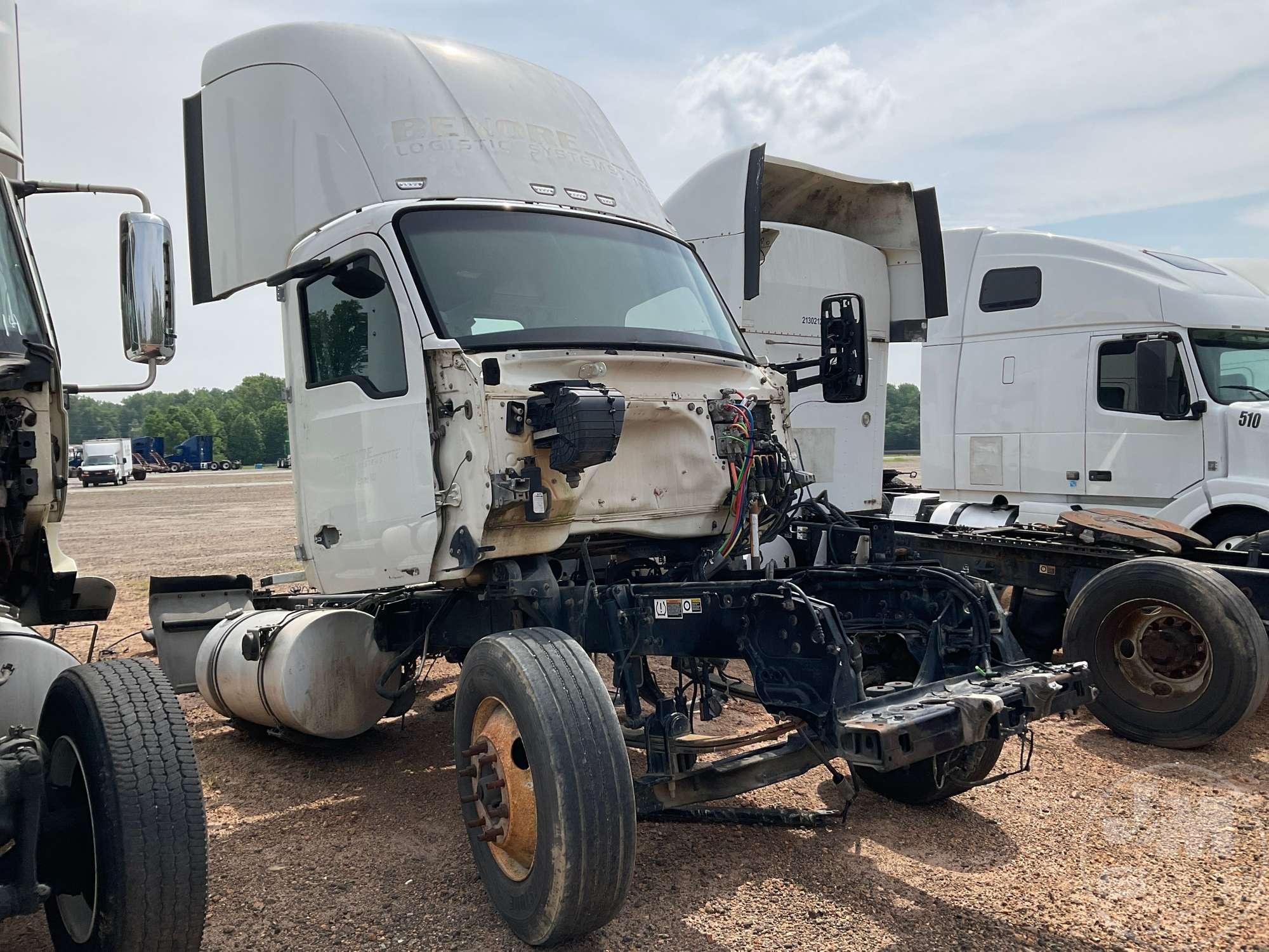 2016 KENWORTH T680 DAY CAB ROAD TRACTOR VIN: 1XKYD49X1GJ488446