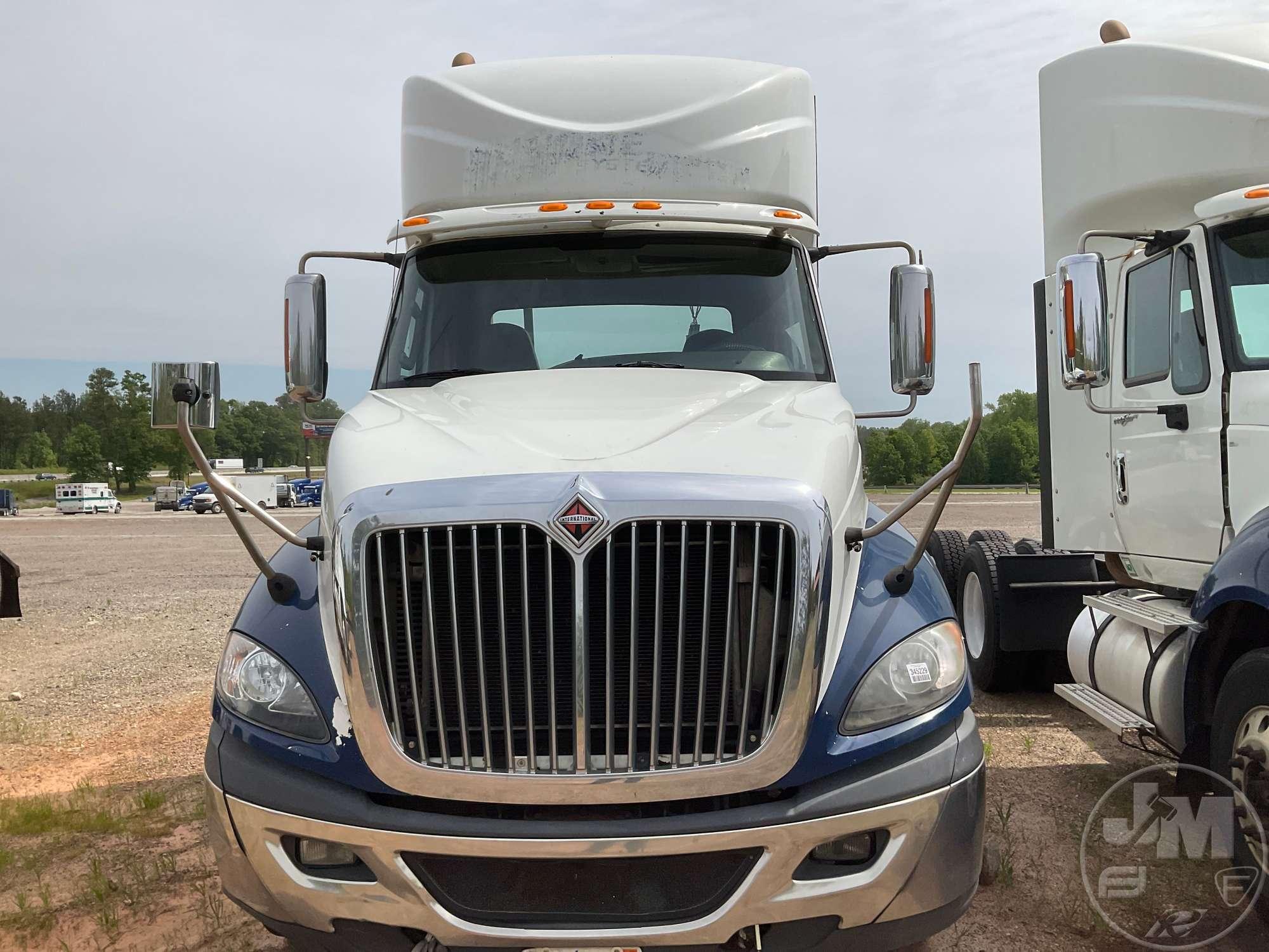 2014 INTERNATIONAL LF687 T/A DAY CAB TRUCK TRACTOR  VIN: 3HSDJSJR2EN036902