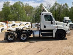 2016 FREIGHTLINER CASCADIA TANDEM AXLE DAY CAB TRUCK TRACTOR VIN: 3AKJGEBG6GDHP4256