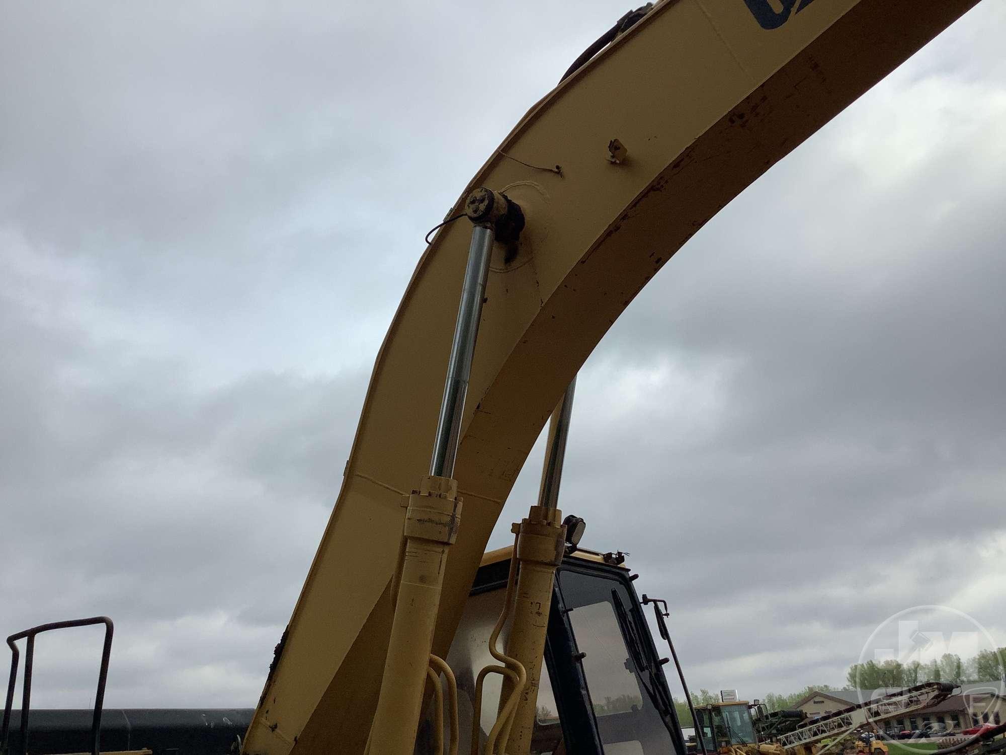 1994 CAT 330L HYDRAULIC EXCAVATOR SN: 5YM00472