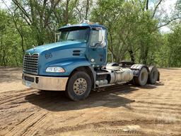 2017 MACK CXU613 TANDEM AXLE DAY CAB TRUCK TRACTOR VIN: 1M1AW09Y6HM084566