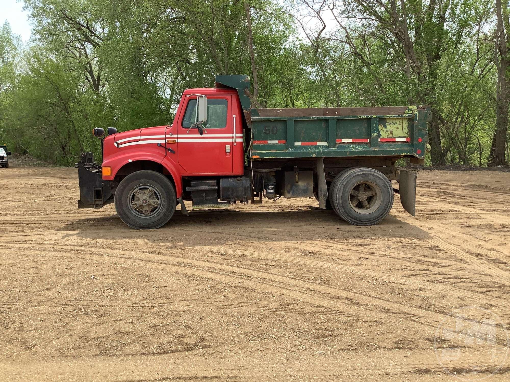 1992 INTERNATIONAL 4900 SINGLE AXLE DUMP TRUCK VIN: 1HTSDN2N5NH407245