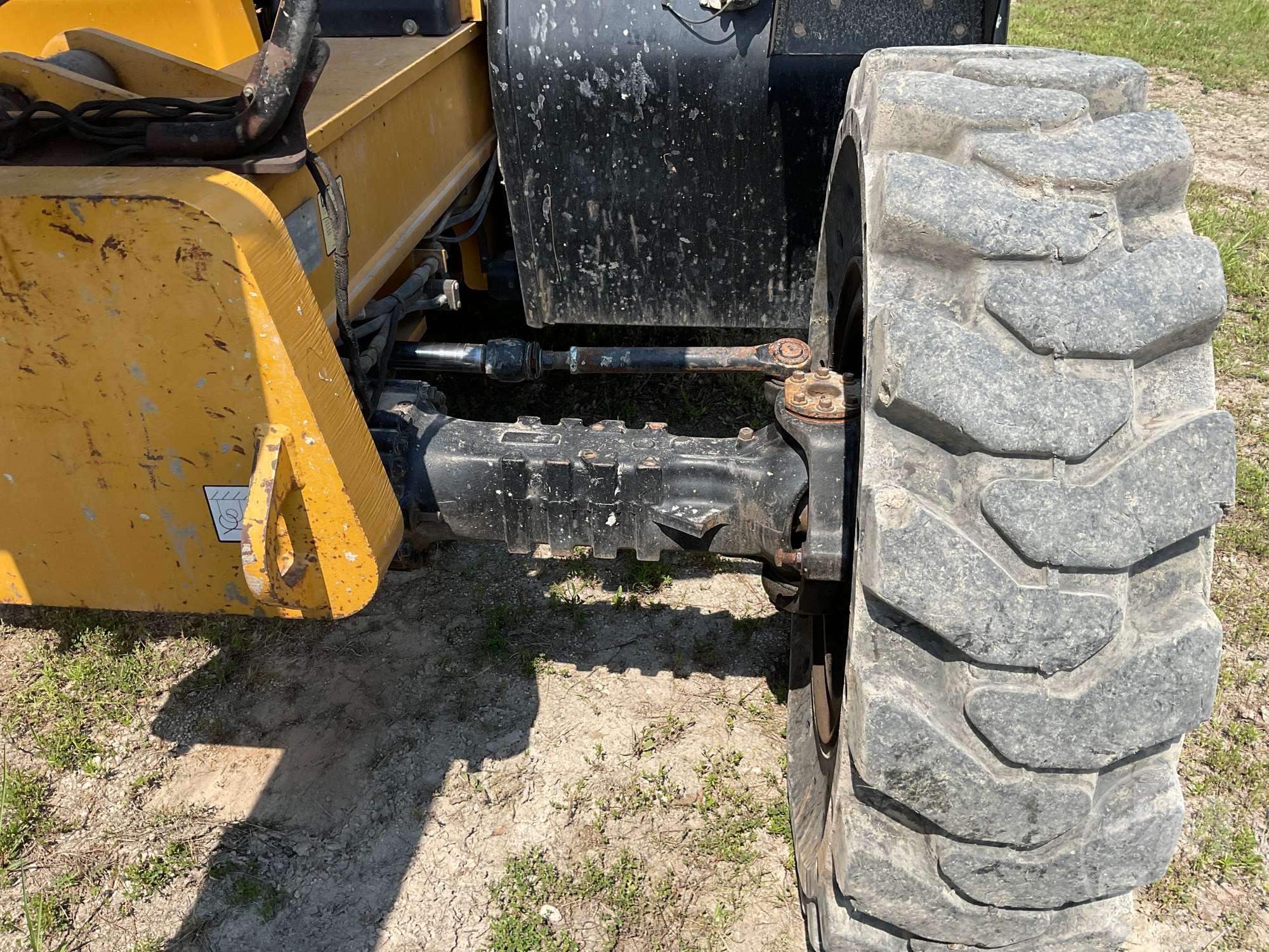 2014 CATERPILLAR TL642C TELESCOPIC FORKLIFT SN: THG00904