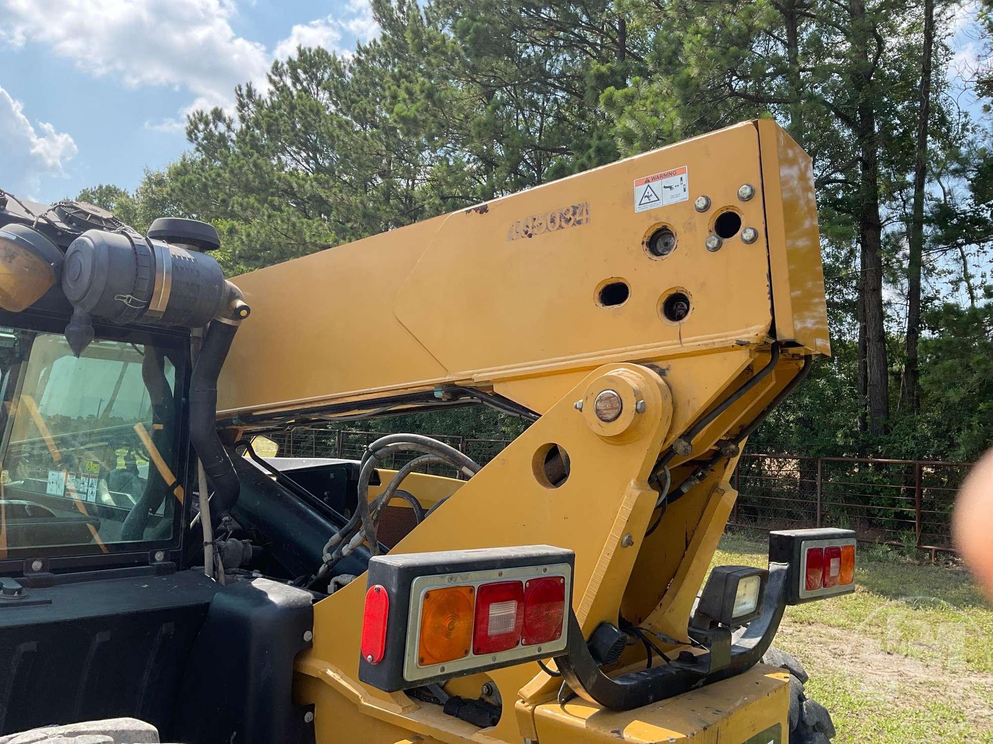 2014 CATERPILLAR TL642C TELESCOPIC FORKLIFT SN: THG00904