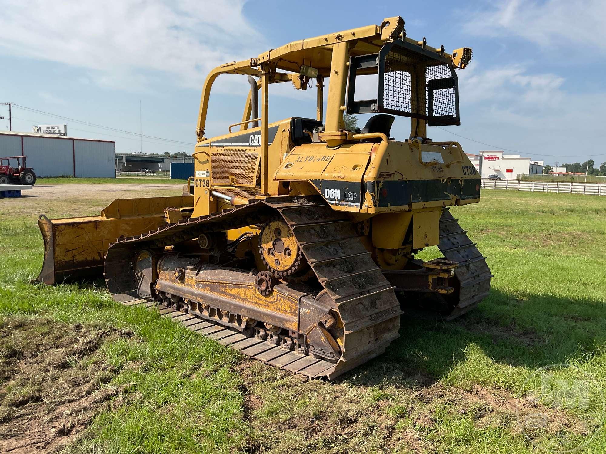 2005 CATERPILLAR D6N LGP CRAWLER TRACTOR SN: ALY01488