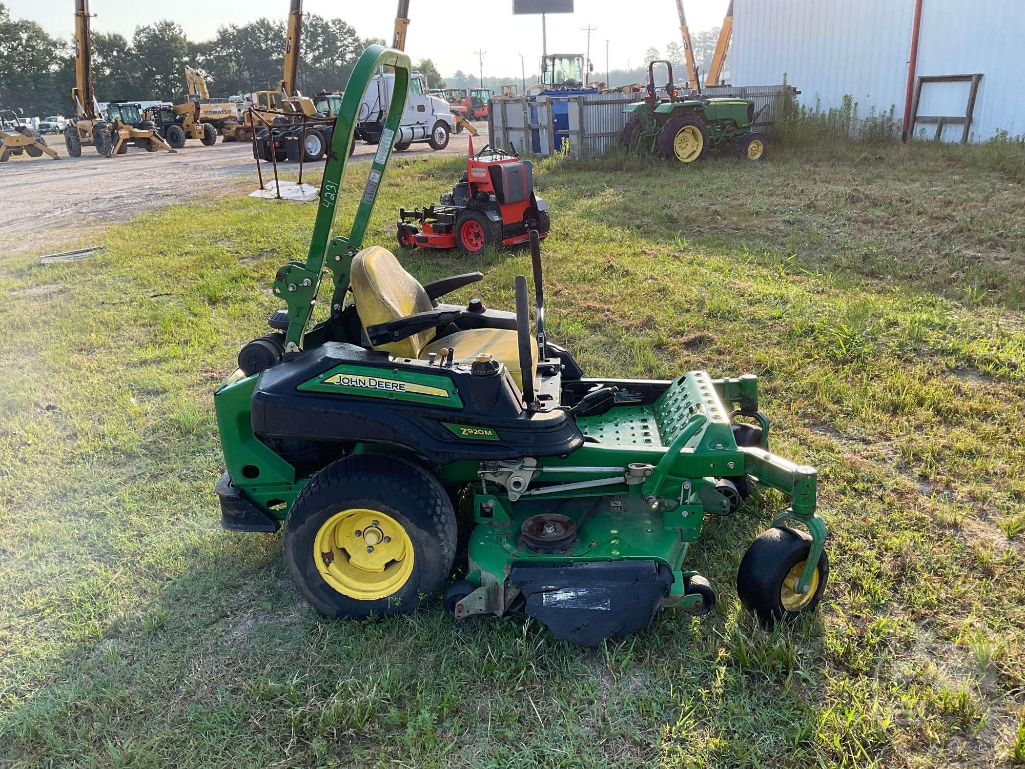 2013 JOHN DEERE Z920M  ZERO TURN SN: 1TC920MCLDT011907