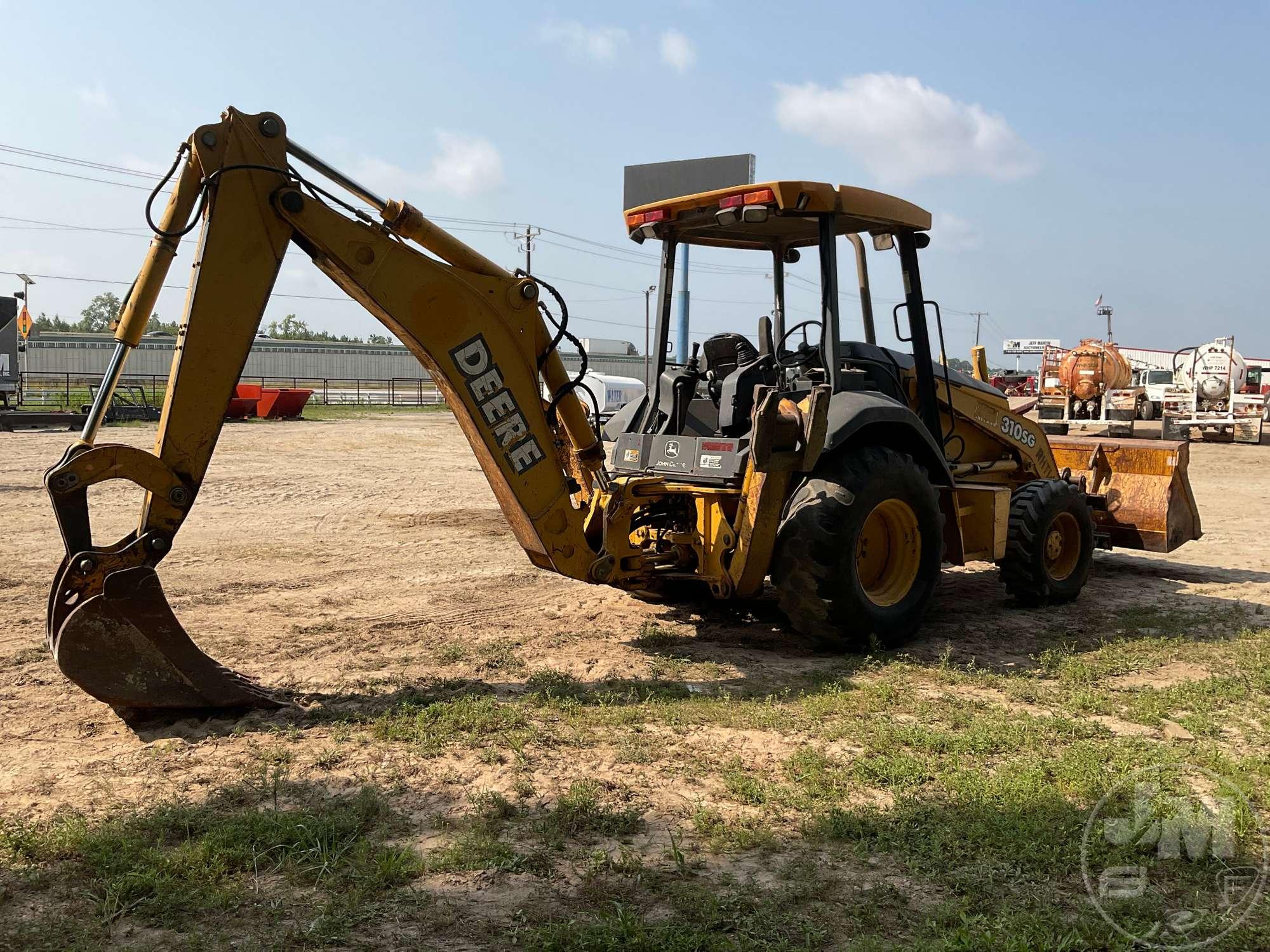 2004 DEERE 310SG 4X4 LOADER BACKHOE SN: T0310SG940401