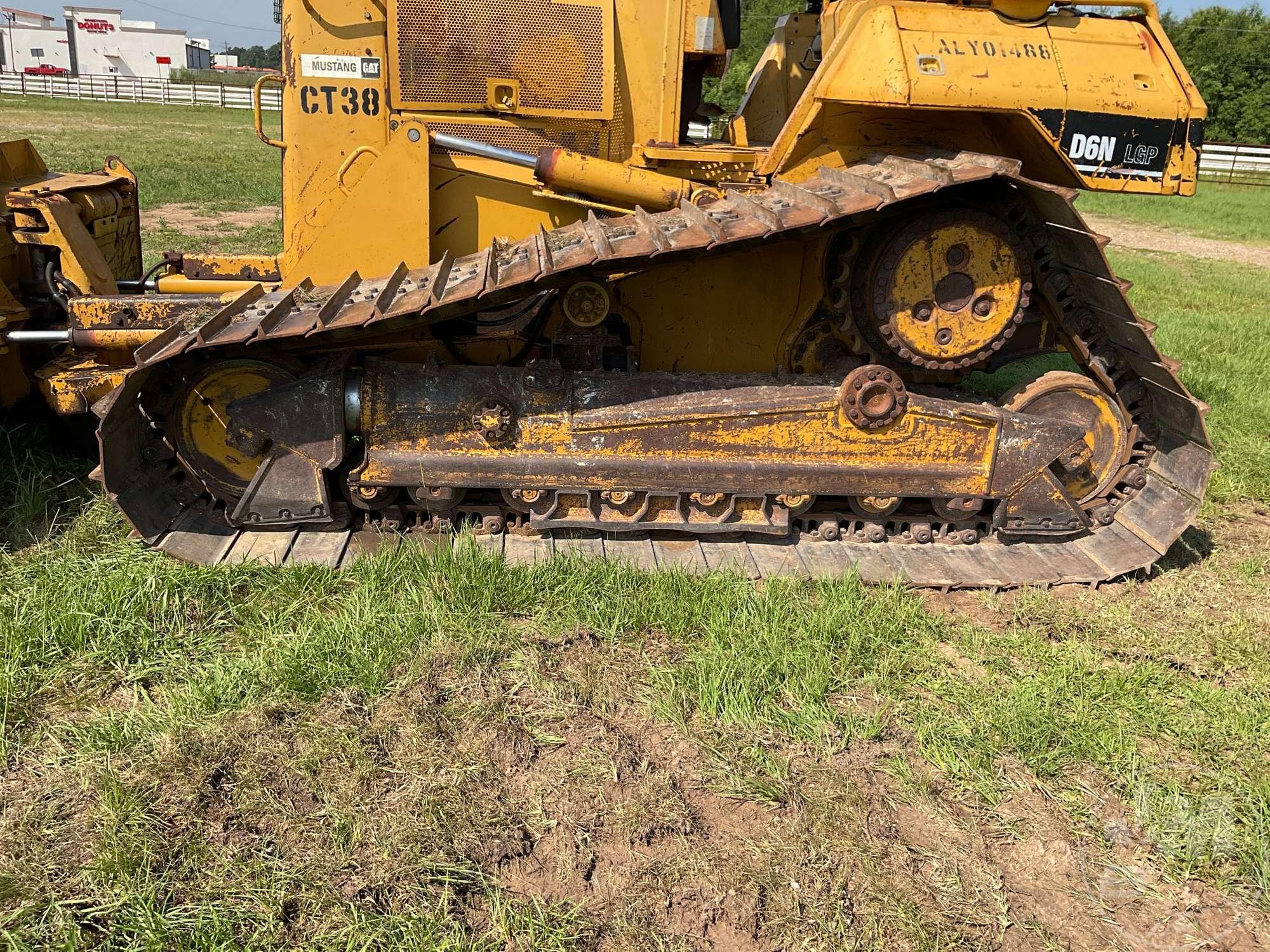 2005 CATERPILLAR D6N LGP CRAWLER TRACTOR SN: ALY01488