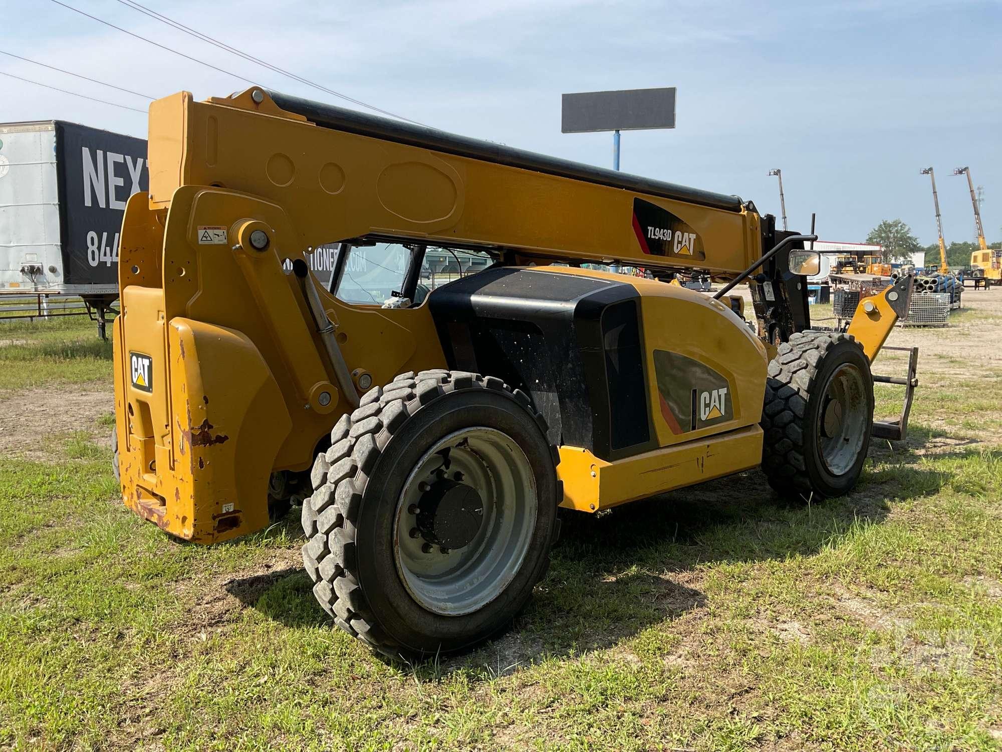 2017 CATERPILLAR TL943D ST TELESCOPIC FORKLIFT SN: MLJ00456