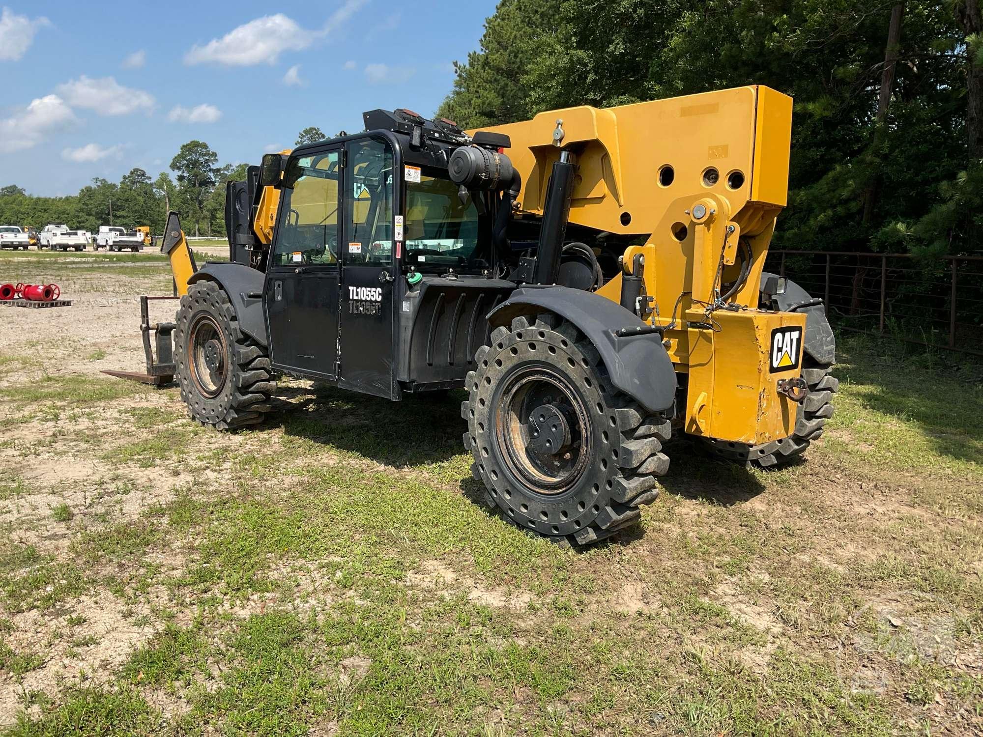 2015 CATERPILLAR TL1055C TELESCOPIC FORKLIFT SN: KDE01552